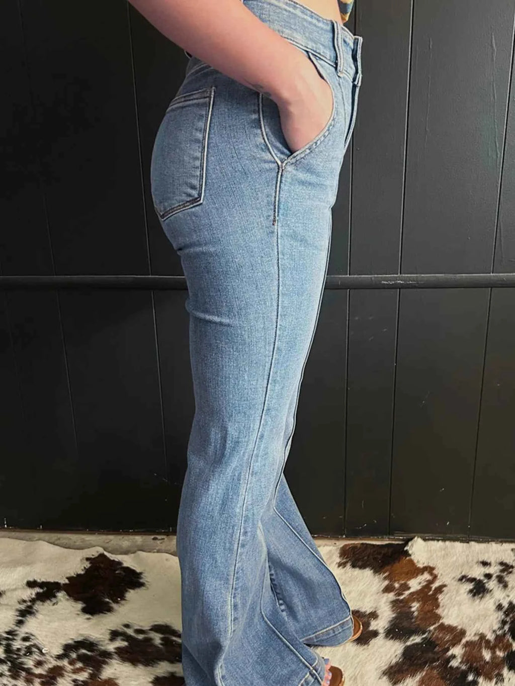High-Waisted Flare Jeans with Seam Detail 35c9af22527342db81704ef066109f01-Max-Origin