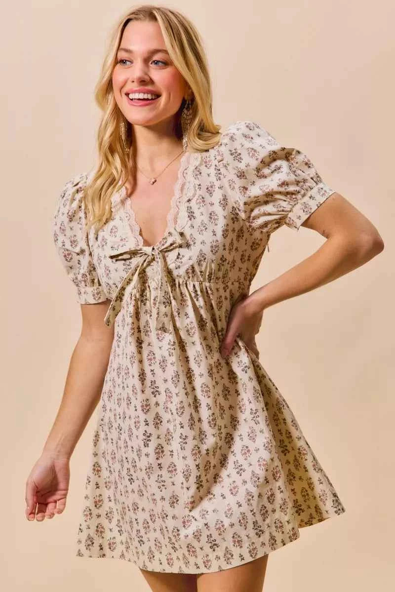 SO ME Floral Print Lace Trim Short Sleeves Mini Dress 35d69fbb191647818e34f8ca042254da-Max-Origin