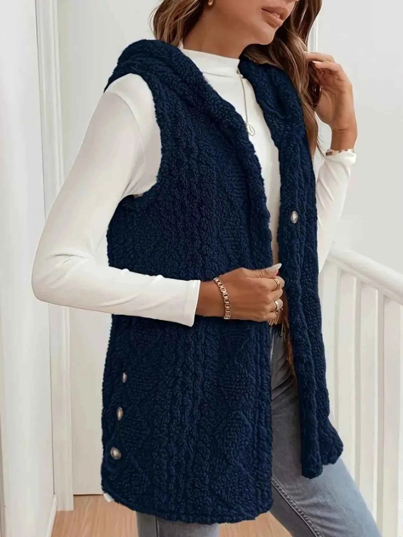 Button-Down Sherpa Hooded Vest Coat 36370881-2e28-4f7c-9af9-6754237c6f49-Max-Origin