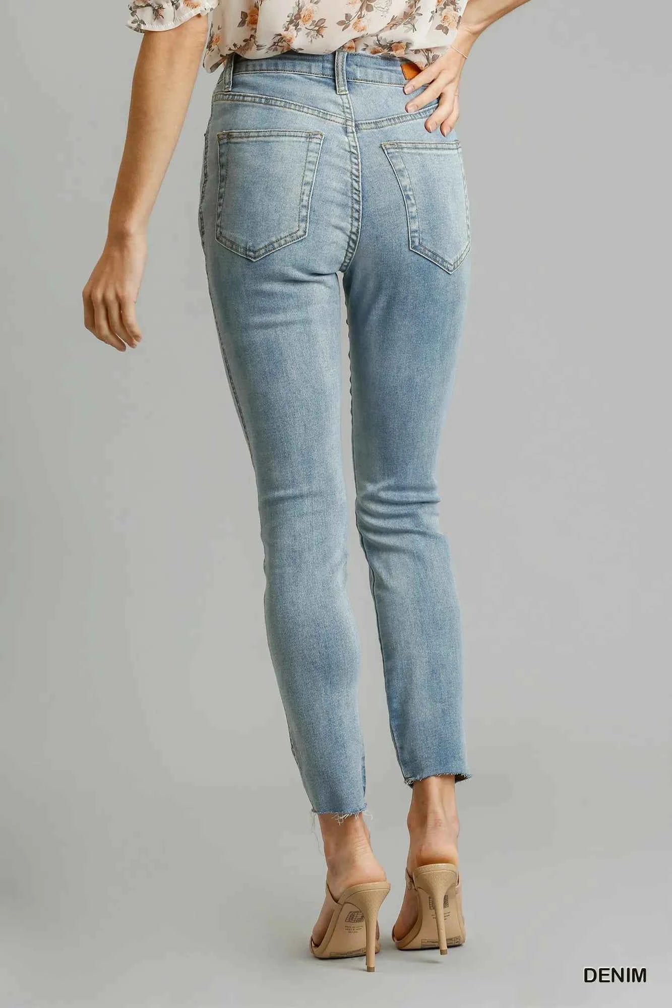 Umgee 5-Pockets Distressed Detail Stretch Denim Skinny Jeans with Unfinished Hem 364927ea-ad43-4000-a9fb-d74005531b7c-Max-Origin