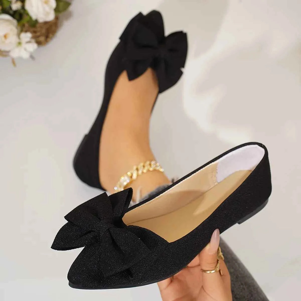 Bow Point Toe Flats Slip-Ons Black 3674540a-ebb9-4e06-abf3-56443a0c7b16-Max-Origin