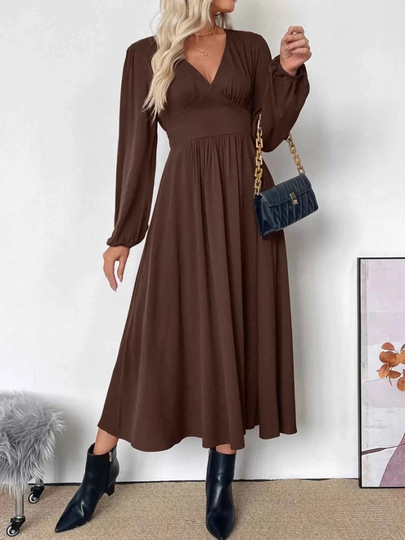 V-Neck Balloon Sleeve Midi Dress 36e350fa5bd44f118f43be580c1497fb-Max-Origin