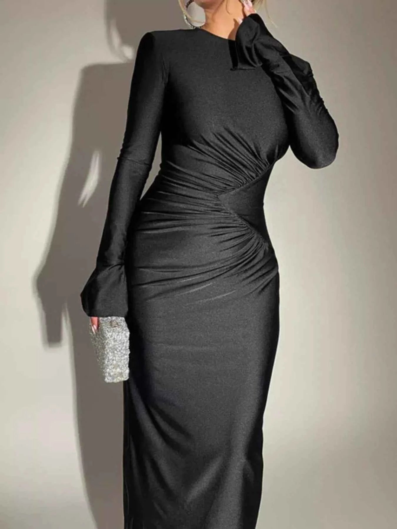 Ruched Long Sleeve Bodycon Maxi Dress Black 36fc4291-e2df-4b1b-968d-79fae9f6163d-Max-Origin