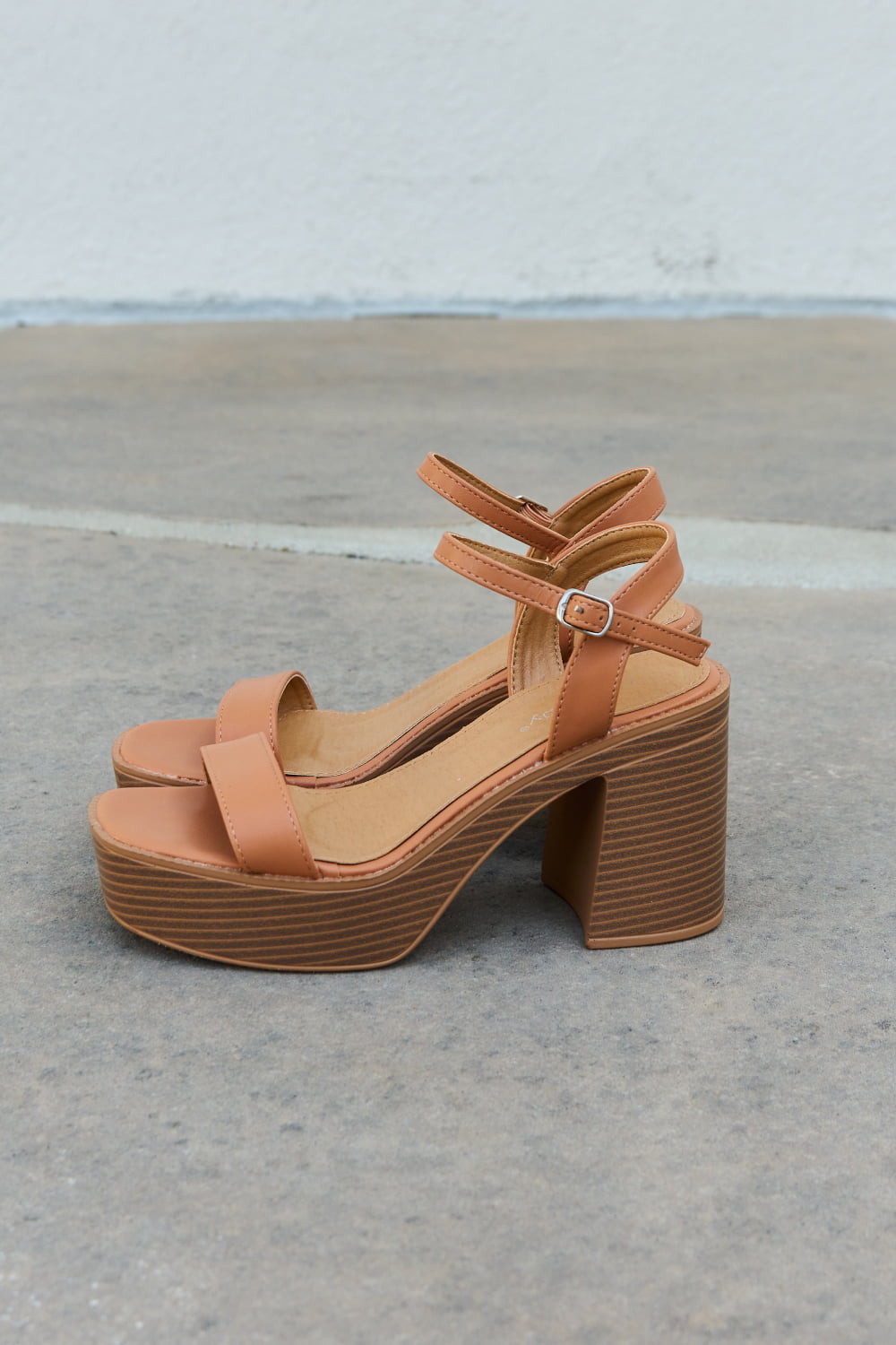 Weeboo Feel It Platform Heel Sandals 377a68c00f3f41b5ad3e0eb94d63a234-Max