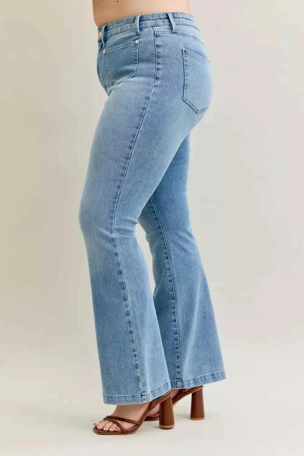 Judy Blue Full Size Mid Rise Bootcut Jeans with Contrast Wash & Front Patch Pockets Plus Size 389676ac-0a6f-439d-9e1d-13e166a6fb95-Max-Origin