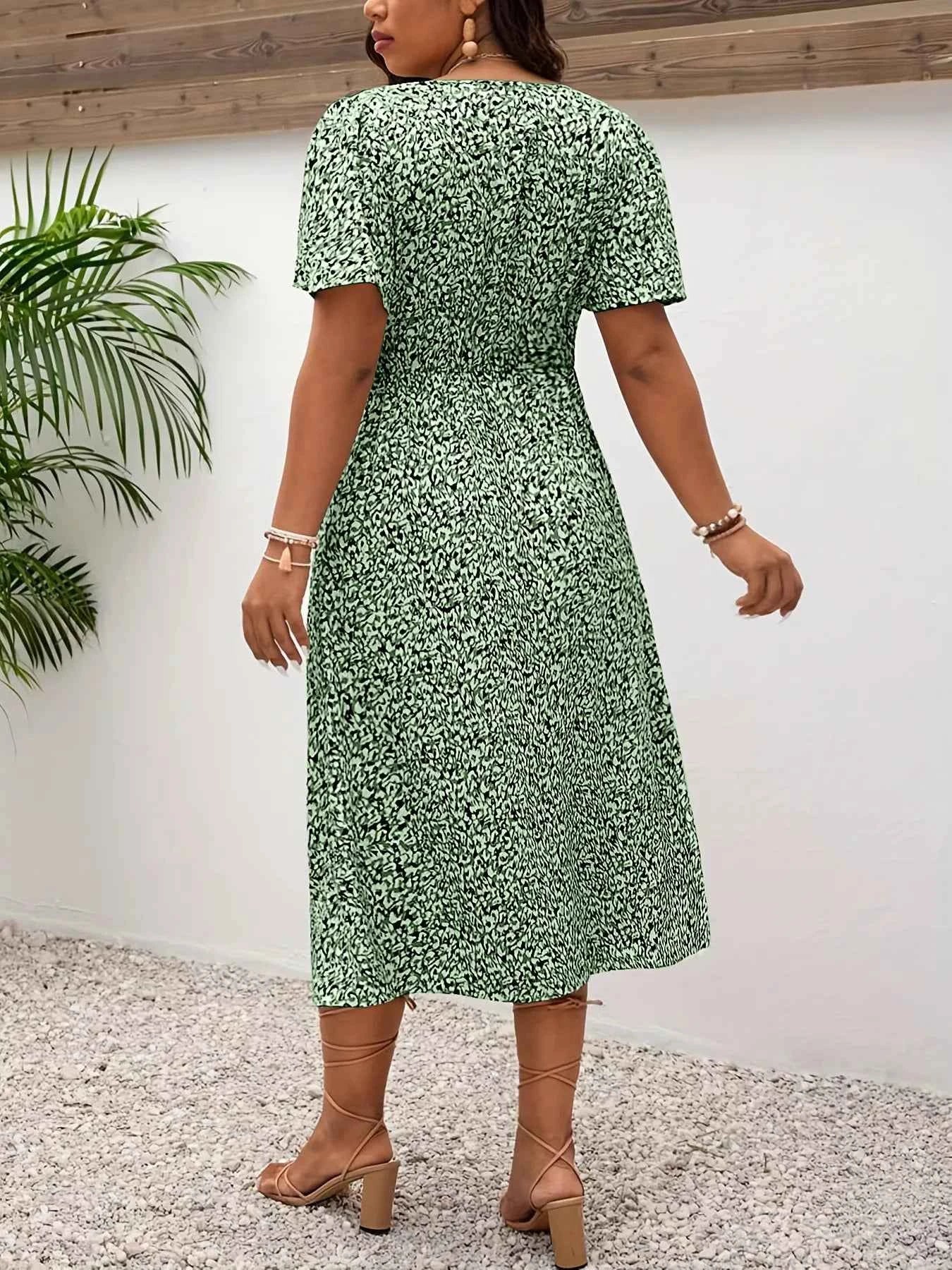Plus Size Printed V-Neck Short Sleeve Midi Dress 38d2ac6c23964e2eb6621da3635337fa-Max-Origin