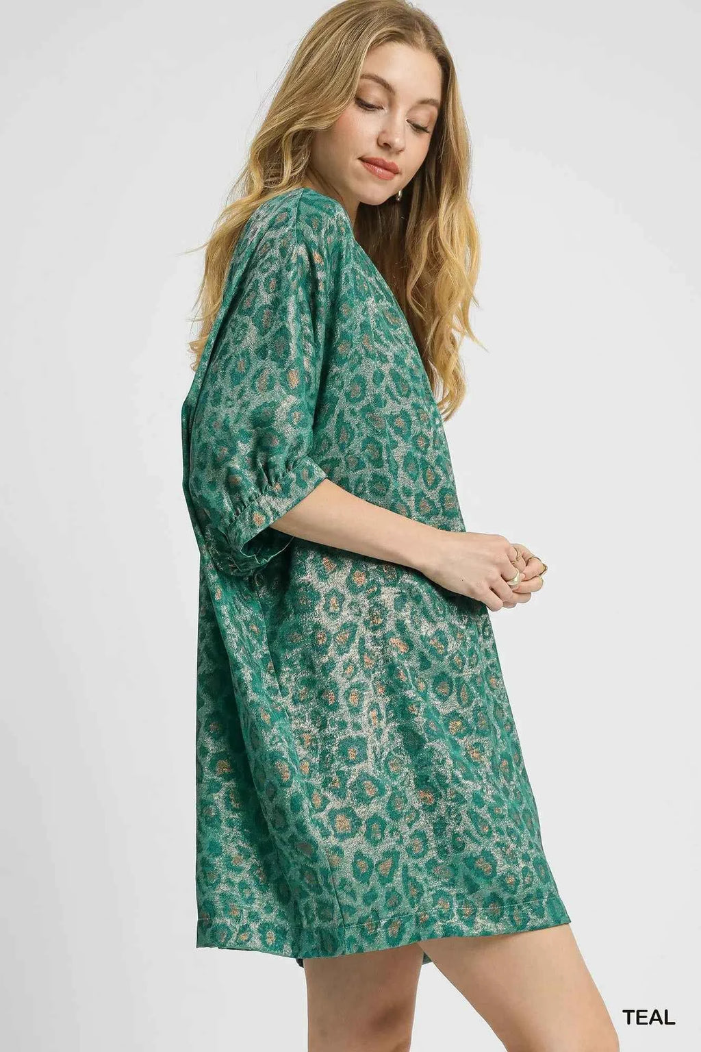 Umgee Metallic Leopard Print V-Neck Kimono Dress 38f8ad99-3a0a-487f-9b3b-2c9bdc0513ea-Max-Origin