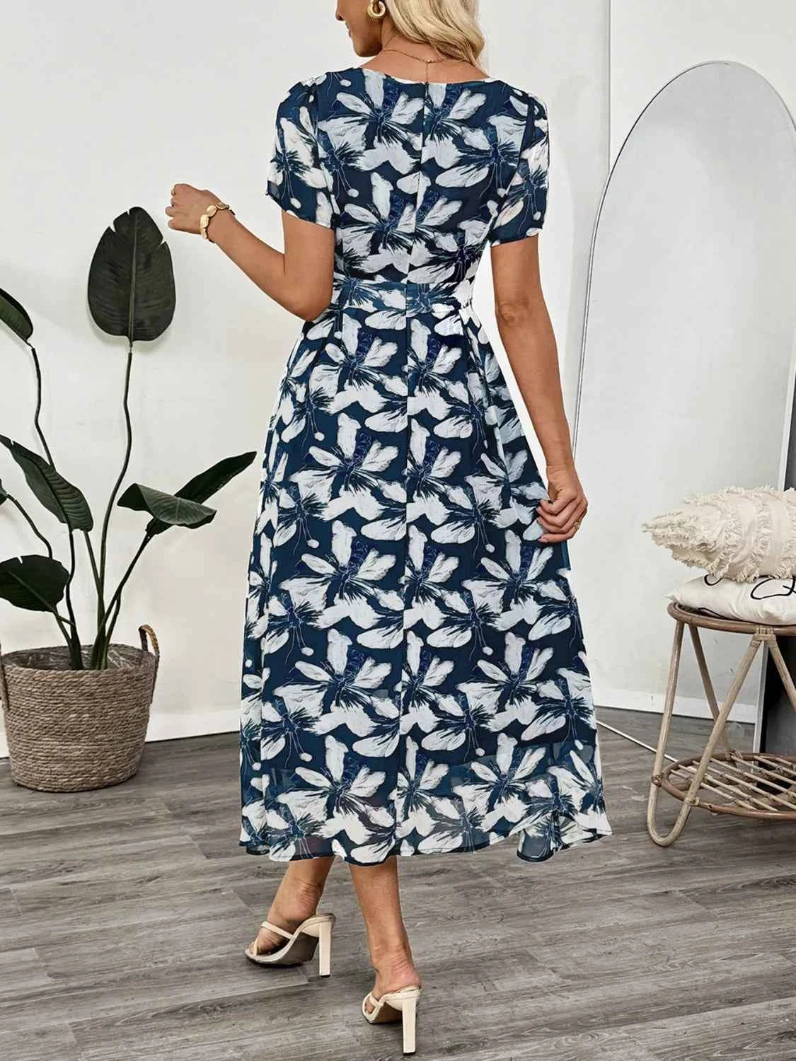 Printed Square Neck Midi Dress 394bd2e6-fabc-4bda-8dd6-4c401e49440d-Max-Origin