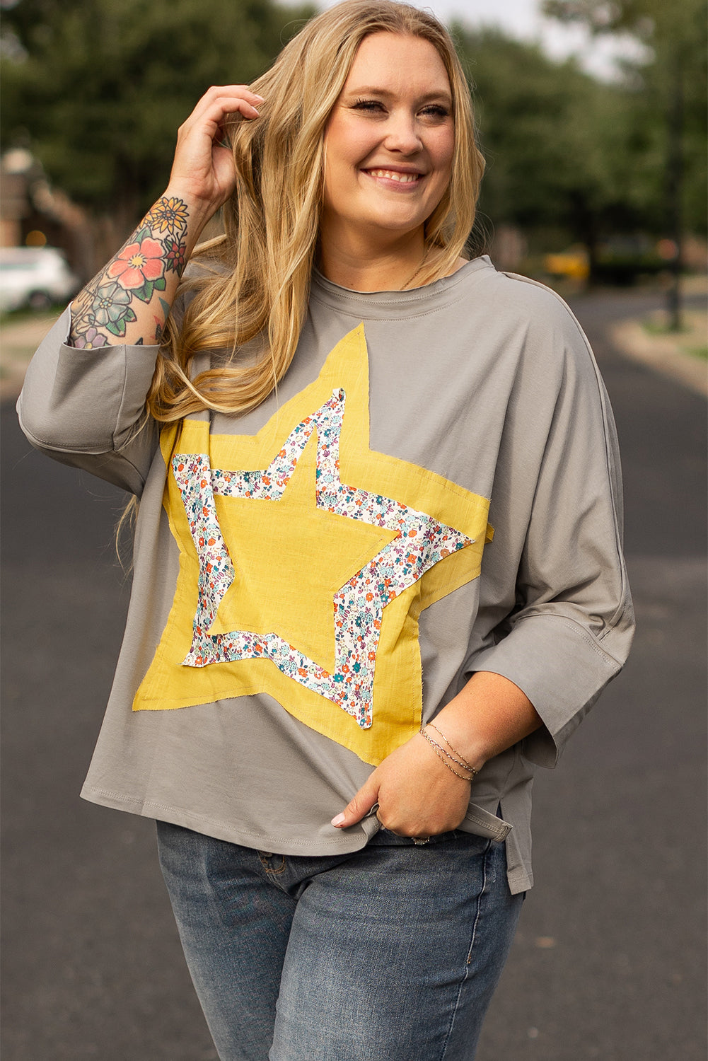 Medium Grey Floral Star Patched 3/4 Sleeve Plus Size Top 39b4d94f6139189e