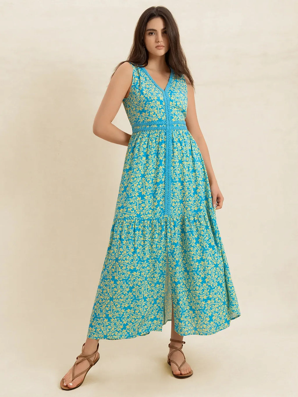 Slit Printed V-Neck Sleeveless Dress 3a48ebb4-c4d2-4d0e-80e2-b721895ab87f-Max-Origin