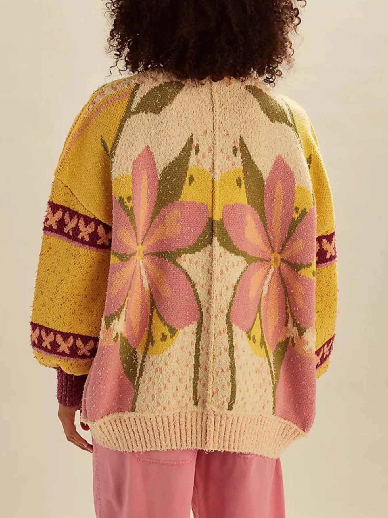 Floral Pattern Button Up Cardigan 3a8e05e5-1737-4090-8d79-a44269d54852-Max-Origin