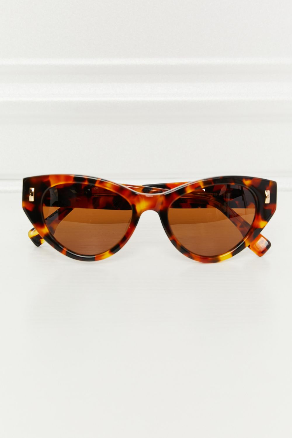 Tortoiseshell Acetate Frame Sunglasses 3b87298190404ac8b01826568303ca77-Max