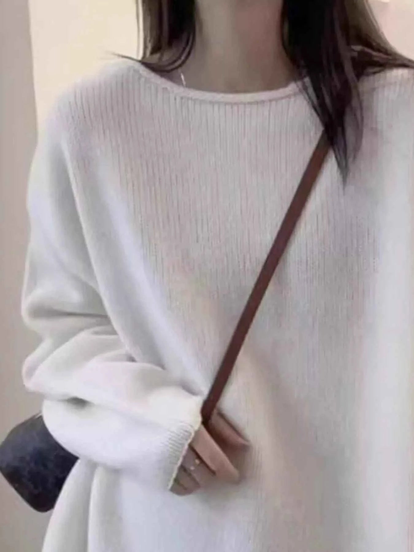 Round Neck Dropped Shoulder Sweater 3b87e91b-8fbf-4e37-88bb-09c43eb46752-Max-Origin