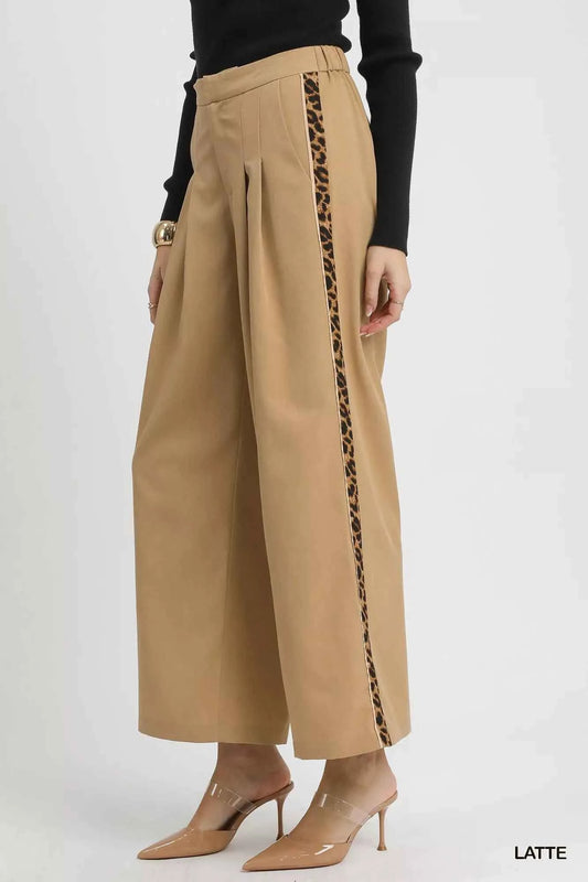Front Pleated Wide-Leg Pants with Contrast Trim 3bdd4740-fd4a-48df-9d8f-dcb300b59131-Max-Origin