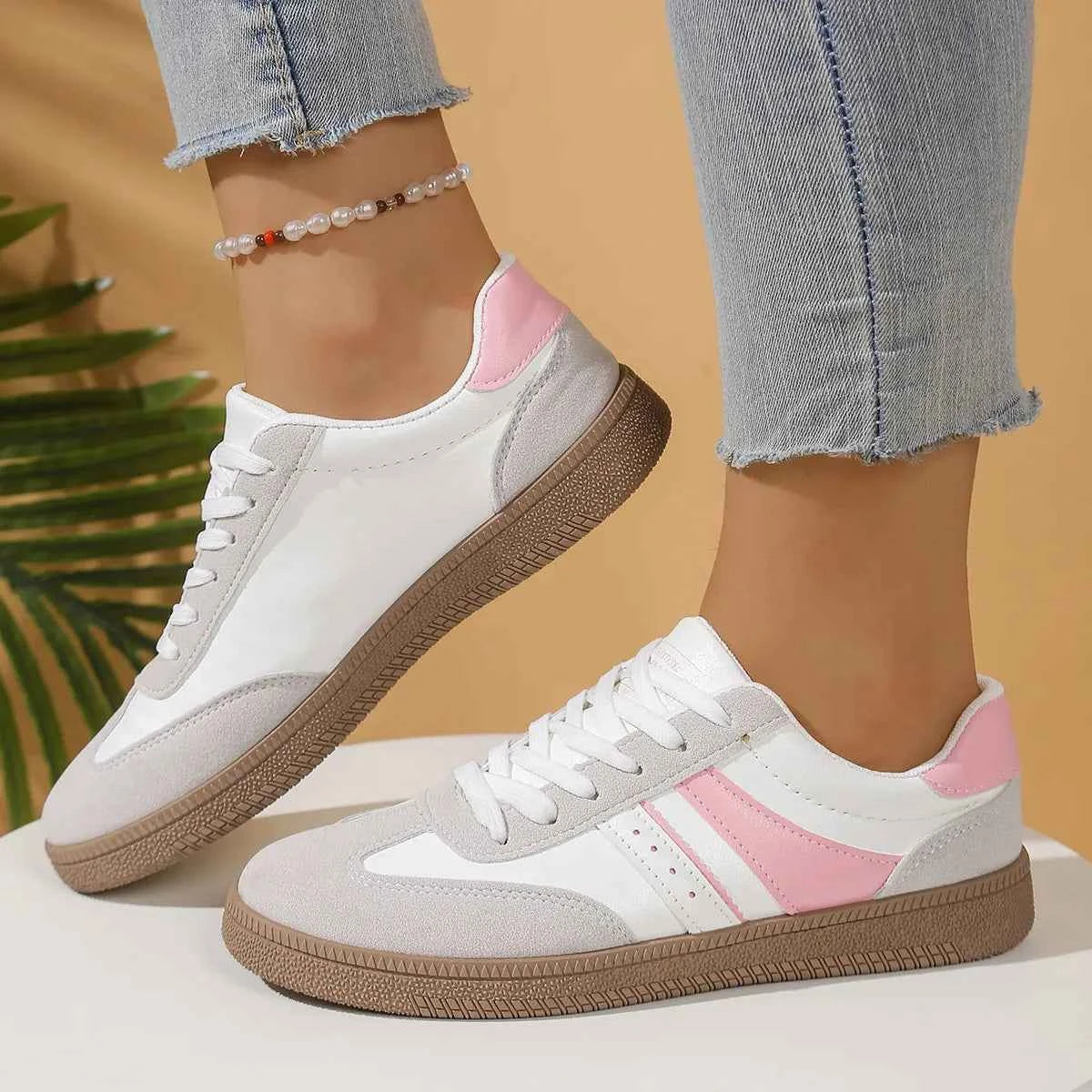 Round Toe Lace Up Sneakers 3bf7de95cdde4041bd3706a2fa0bce64-Max-Origin