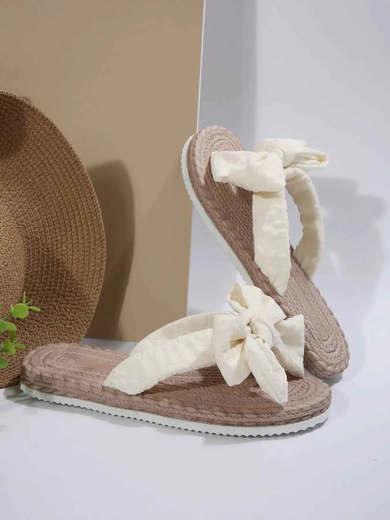 Bow Toe Post Platform Sandals 3c9720c2ca414b57bccc30c5f371170a-Max-Origin