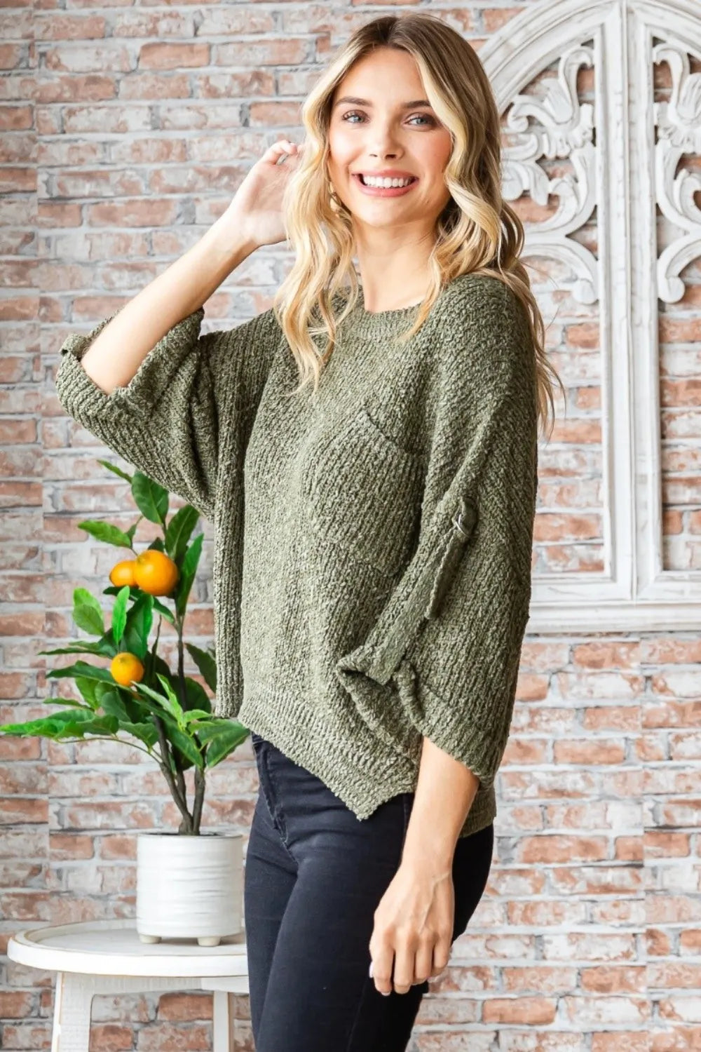 Veveret Round Neck Roll-Up Sweater 3d9968ac-99c7-4f04-9e9c-75947503b6f0-Max
