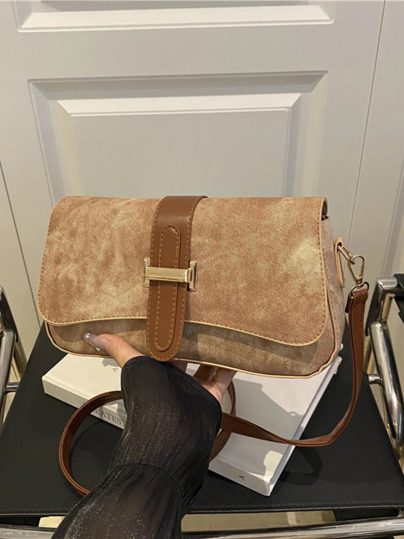 Leather Buckle Strap Crossbody Bag 3de0fc010cc34eaba6998b55651ad9b3-Max-Origin