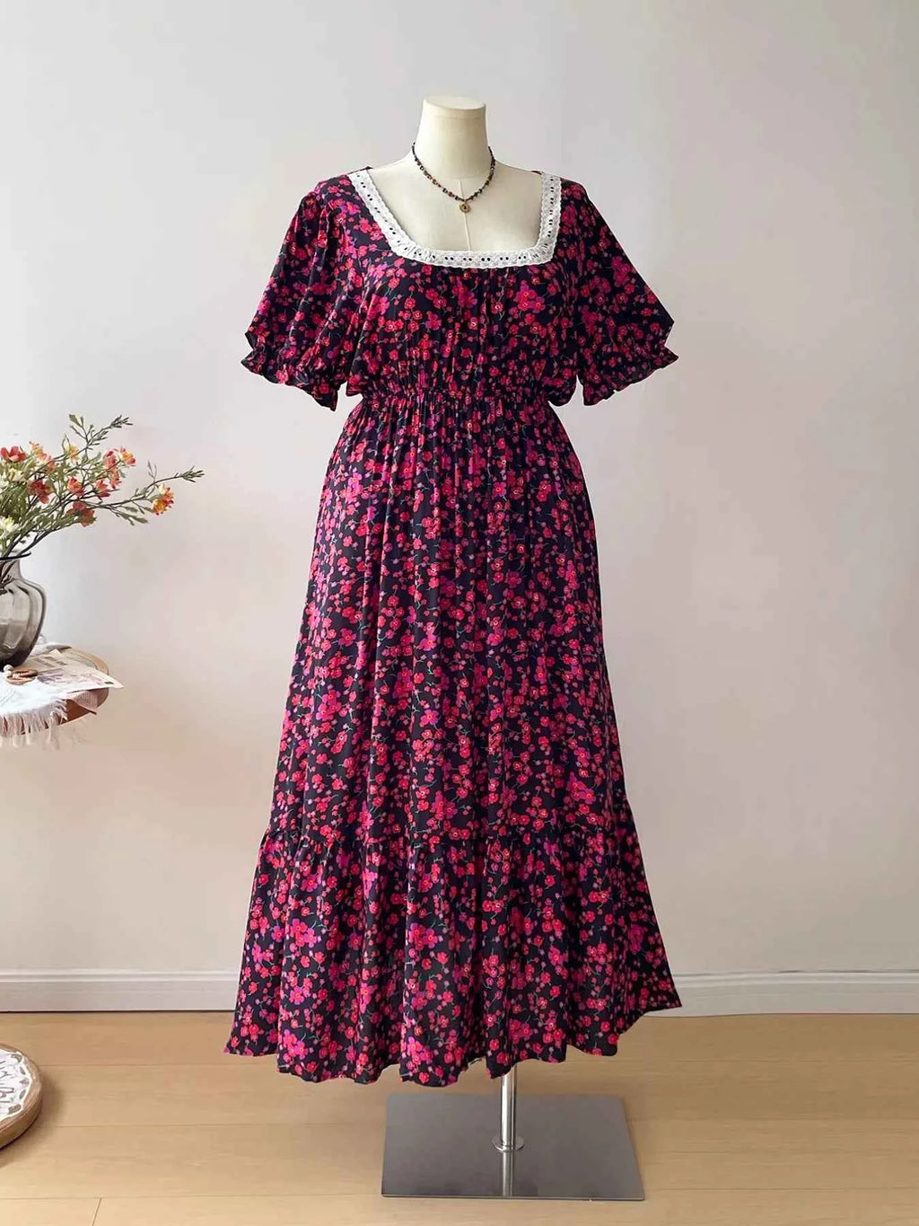 Plus Size Floral Square Neck Short Sleeve Dress 3e5bf5ab-0c75-49be-9e53-6da131519d78-Max-Origin