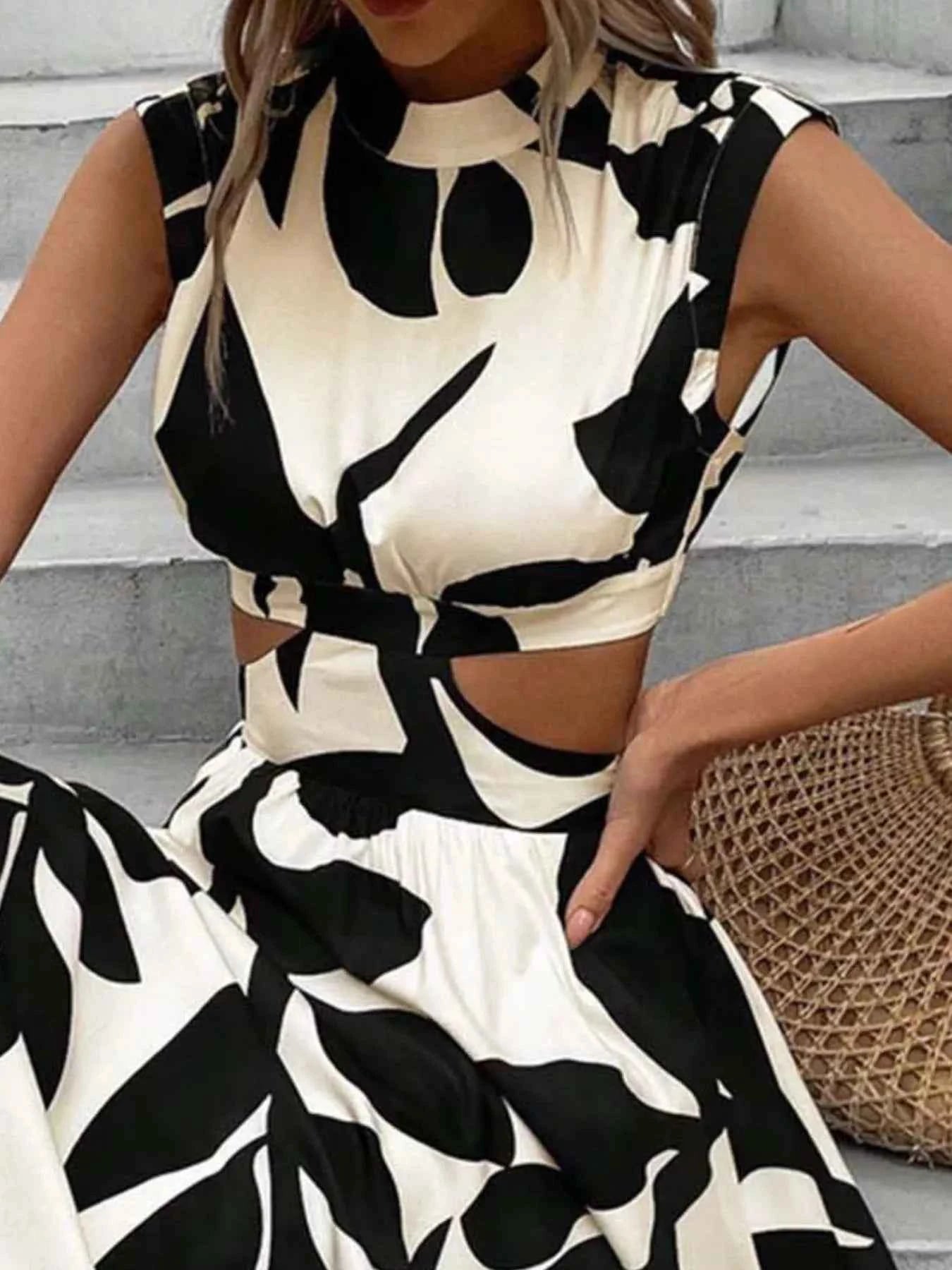 Cutout Printed Sleeveless Dress Black 3f364b92-965b-4fae-a973-398405435234-Max-Origin