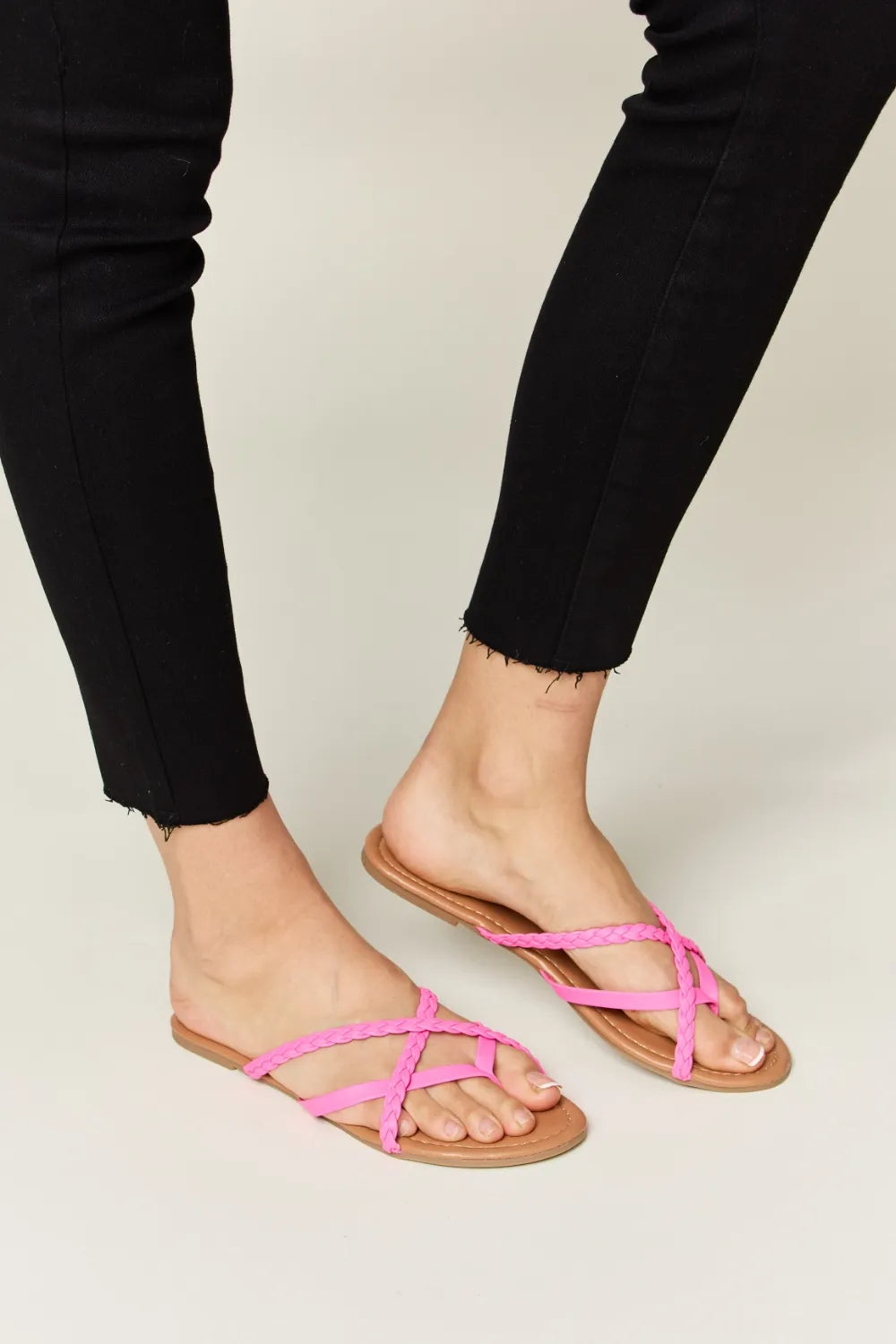 WILD DIVA Crisscross PU Leather Open Toe Sandals 3f799dcc-696e-459c-a698-a71b6e1a9d5a-Max