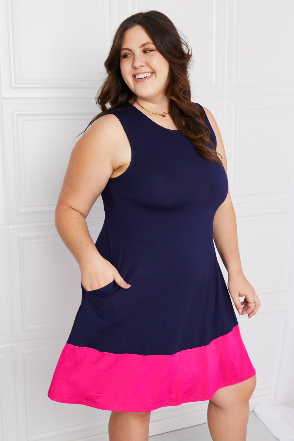 Yelete Full Size Two-Tone Sleeveless Mini Dress with Pockets 3f981a388f494addbffb8b6ac4306a61-Max