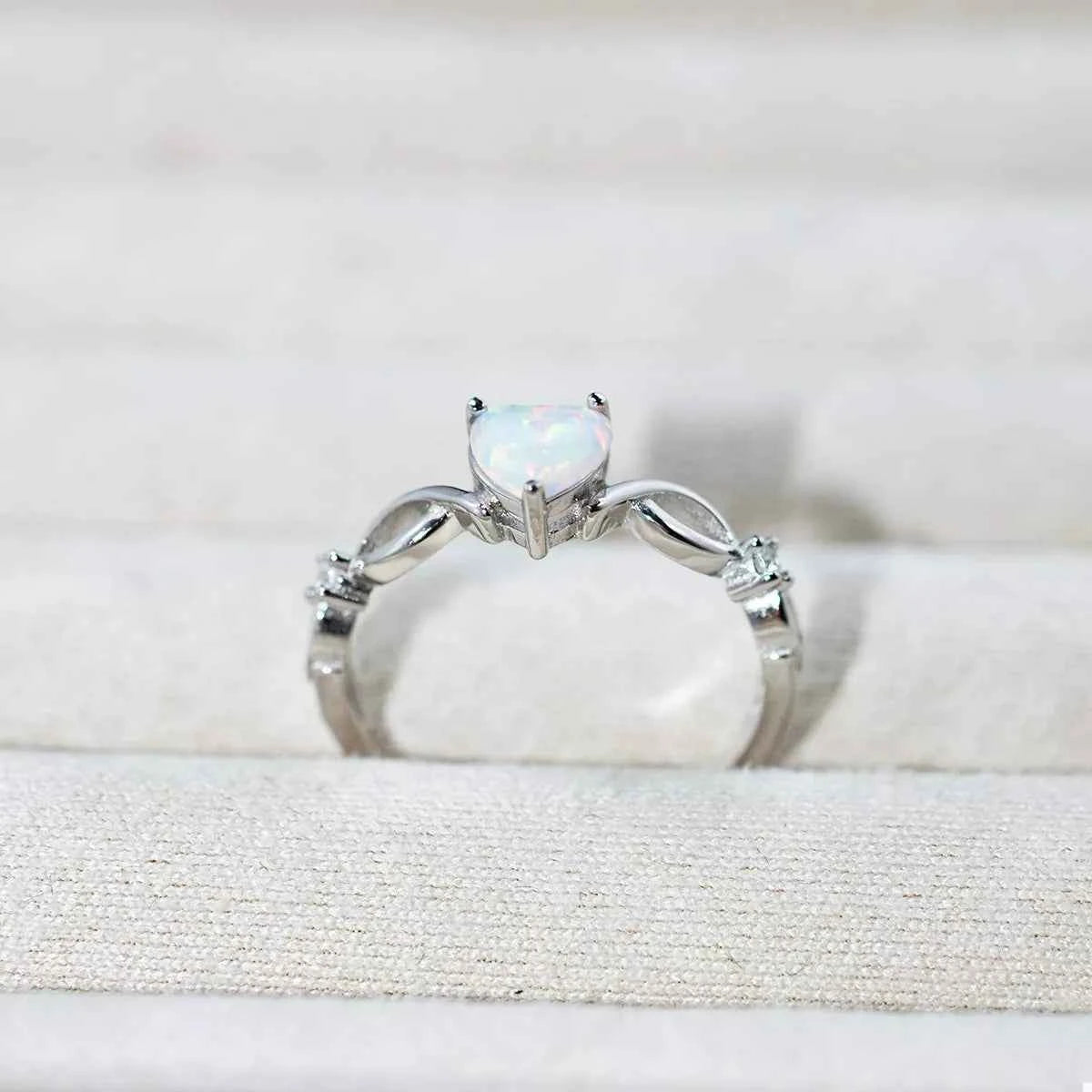 925 Sterling Silver Heart-Shaped Ring 3fb192fb-87fb-47c3-9c24-9ce199c52632-Max-Origin