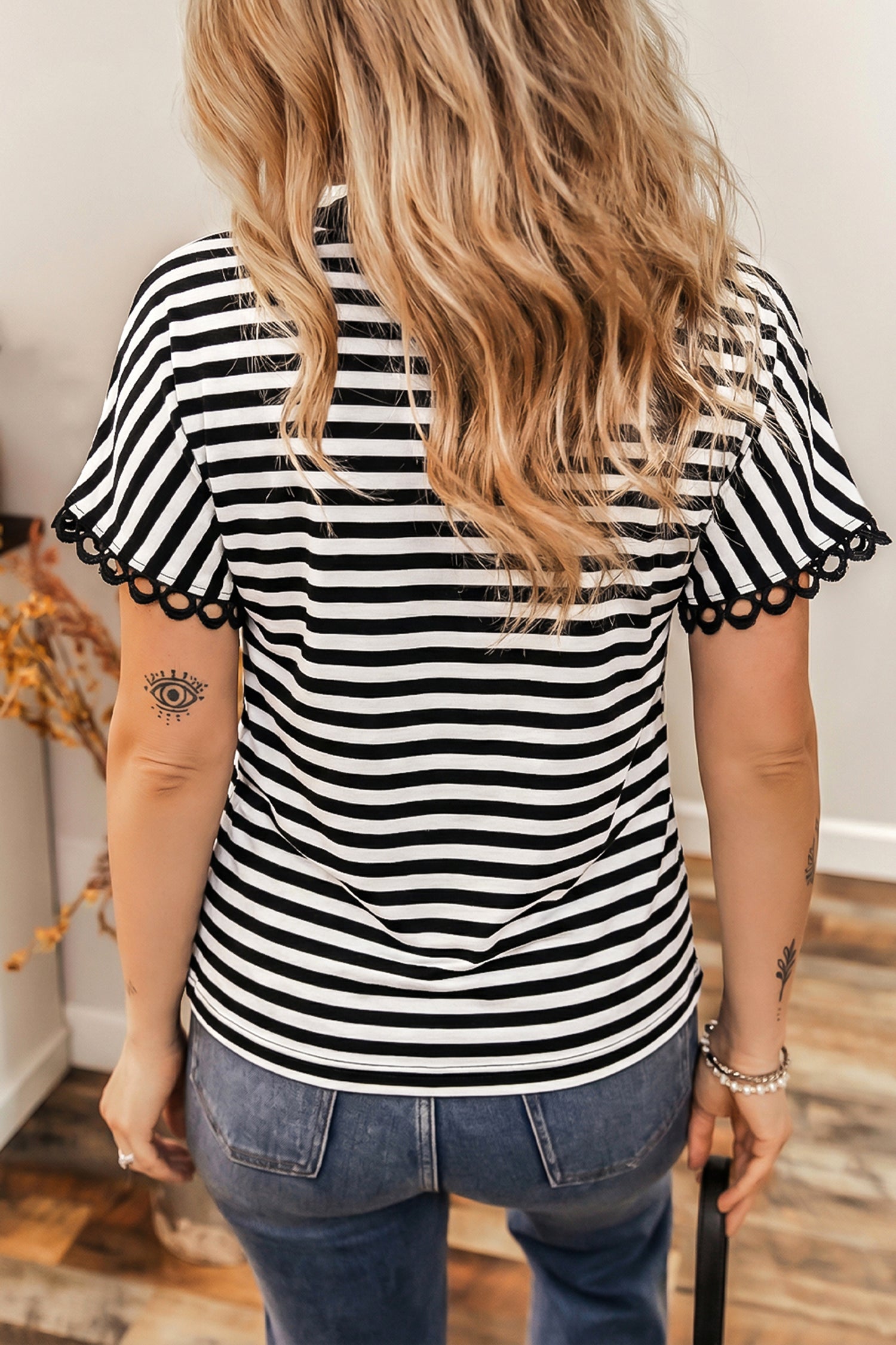 Black Striped Print V Neck Delicate Trim Casual Tee 3fc0be04985166c6
