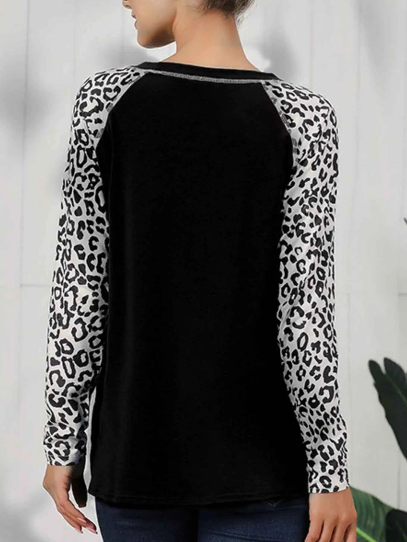 Leopard Print Raglan Sleeve Twist Hem T-Shirt
