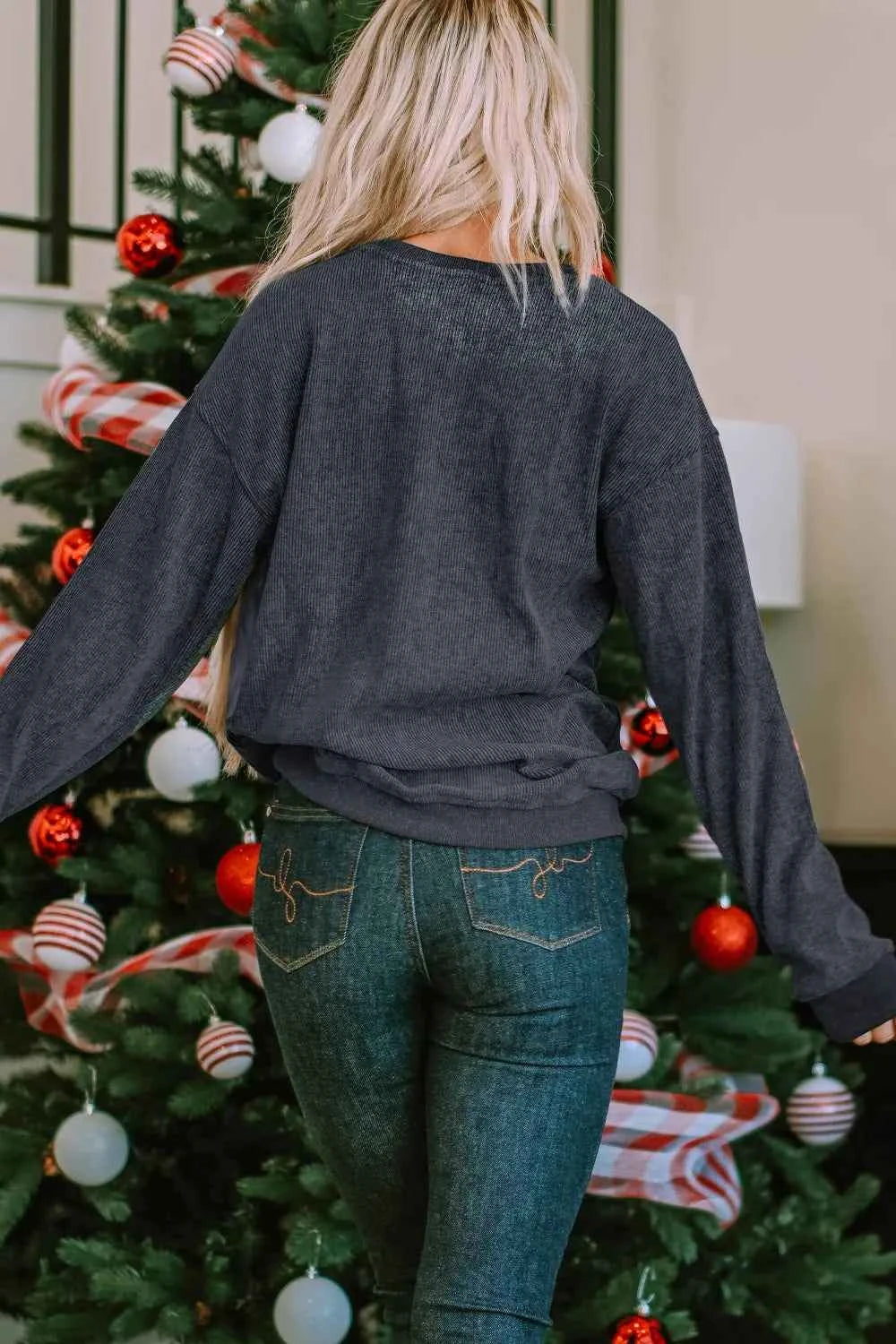Sequin Patch Pumpkin Round Neck Sweatshirt 401df67b-59c4-4e66-9bce-874ca31e7c19-Max