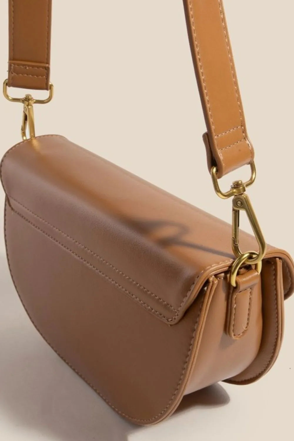 Fame Buckle Closure Crescent Faux Leather Crossbody Bag 402d9d46-82ab-4ebe-a270-26fcf20eabf3-Max