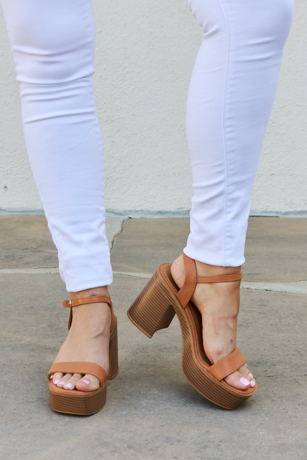 Weeboo Feel It Platform Heel Sandals Cognac 4040950594e240c0b0d065490e58462e-Max