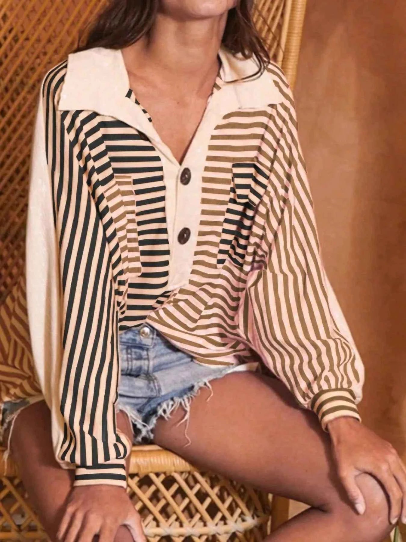Striped Oversized Half Button Sweatshirt Camel 40628cc1-5f30-4860-8cc8-58982225a480-Max-Origin