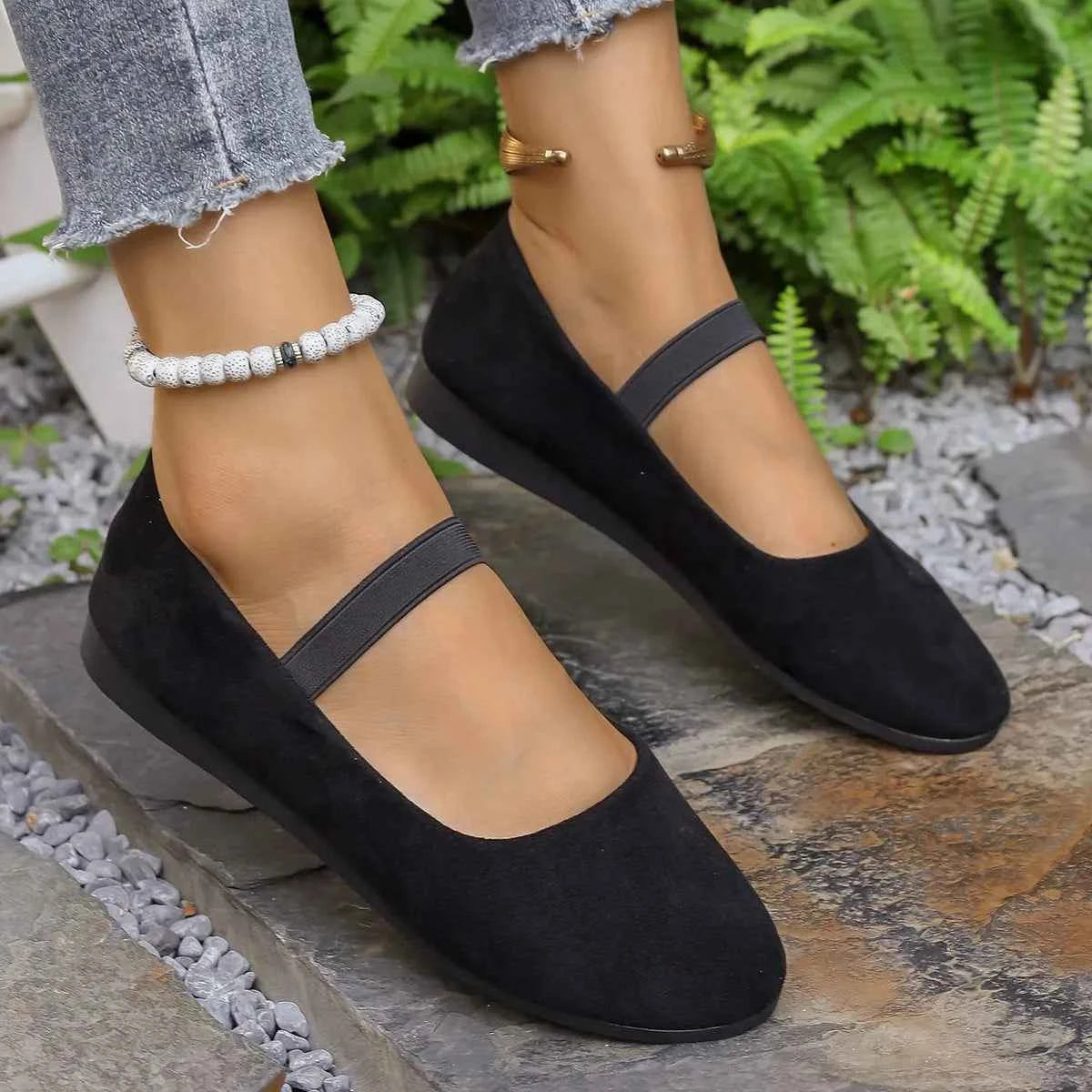 Round Toe Flats Slip-Ons 40a40dd4153145c0a91291d5e4706f76-Max-Origin