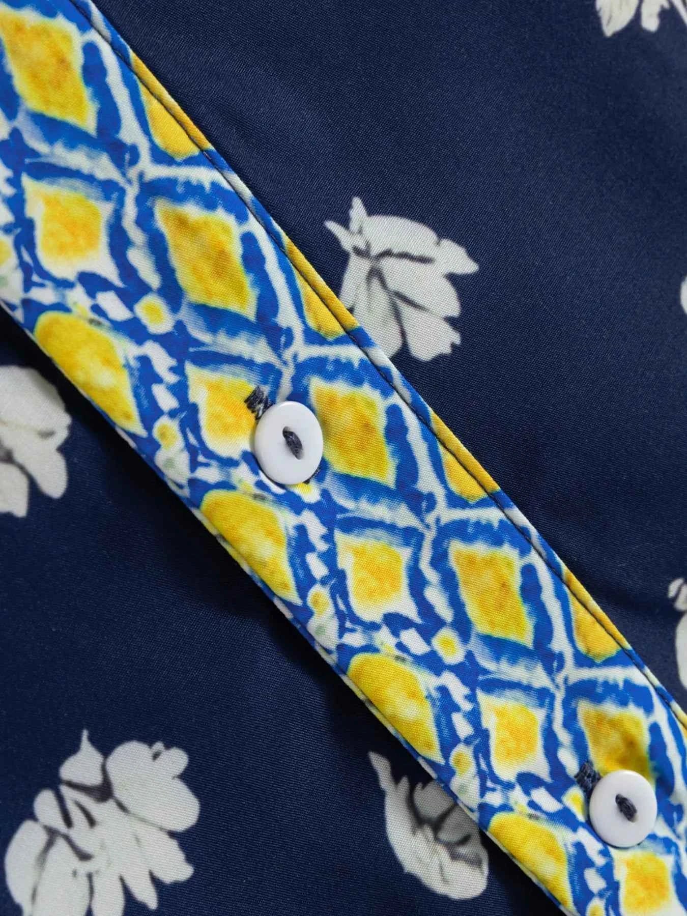 Floral Print Half Sleeve Contrast Trim Blouse 40b242a4d750408aa19b78acfe6b36e4-Max-Origin