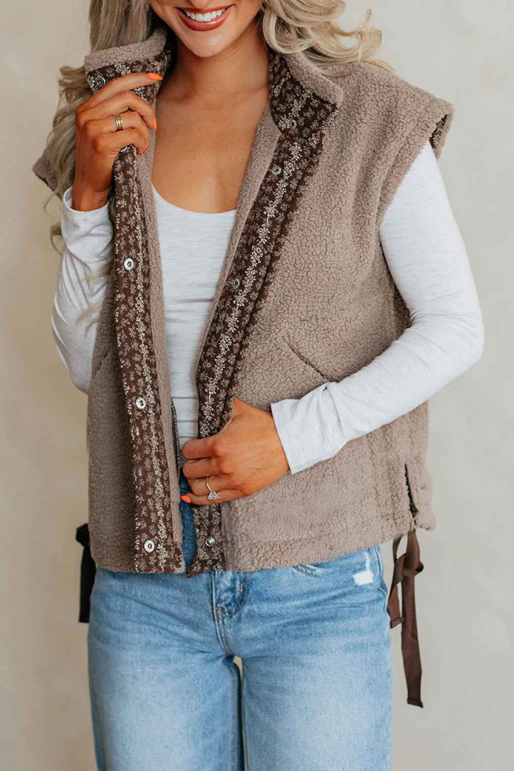 Goat Side Bows Sherpa Fleece Vest Goat 100%Polyester 40b3b255f58a1caf