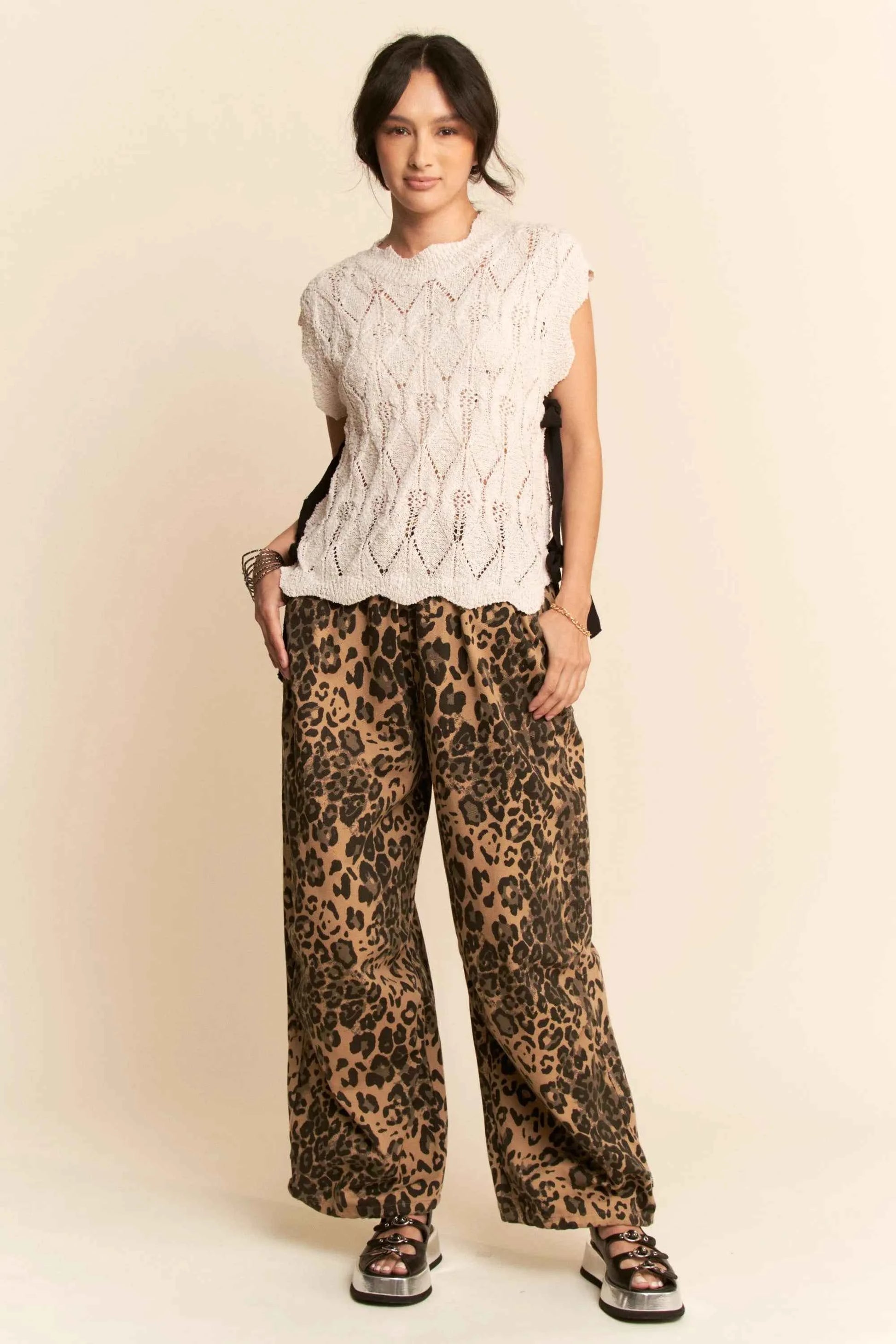 Davi & Dani Ribbon Bow Ties Scalloped Trim Knit Semi Crop Top 40b97070bf7747d1858bcb5a07099f6d-Max-Origin