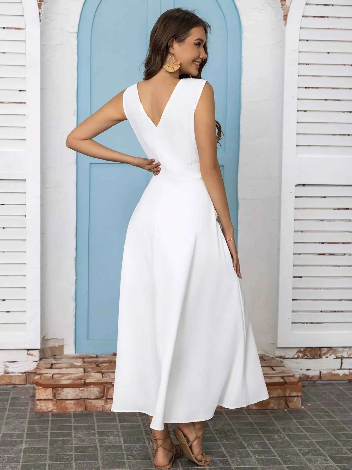 Full Size Slit V-Neck Sleeveless Dress Plus Size 410bae7c086d4b3b86c2c1610ba7589f-Max-Origin