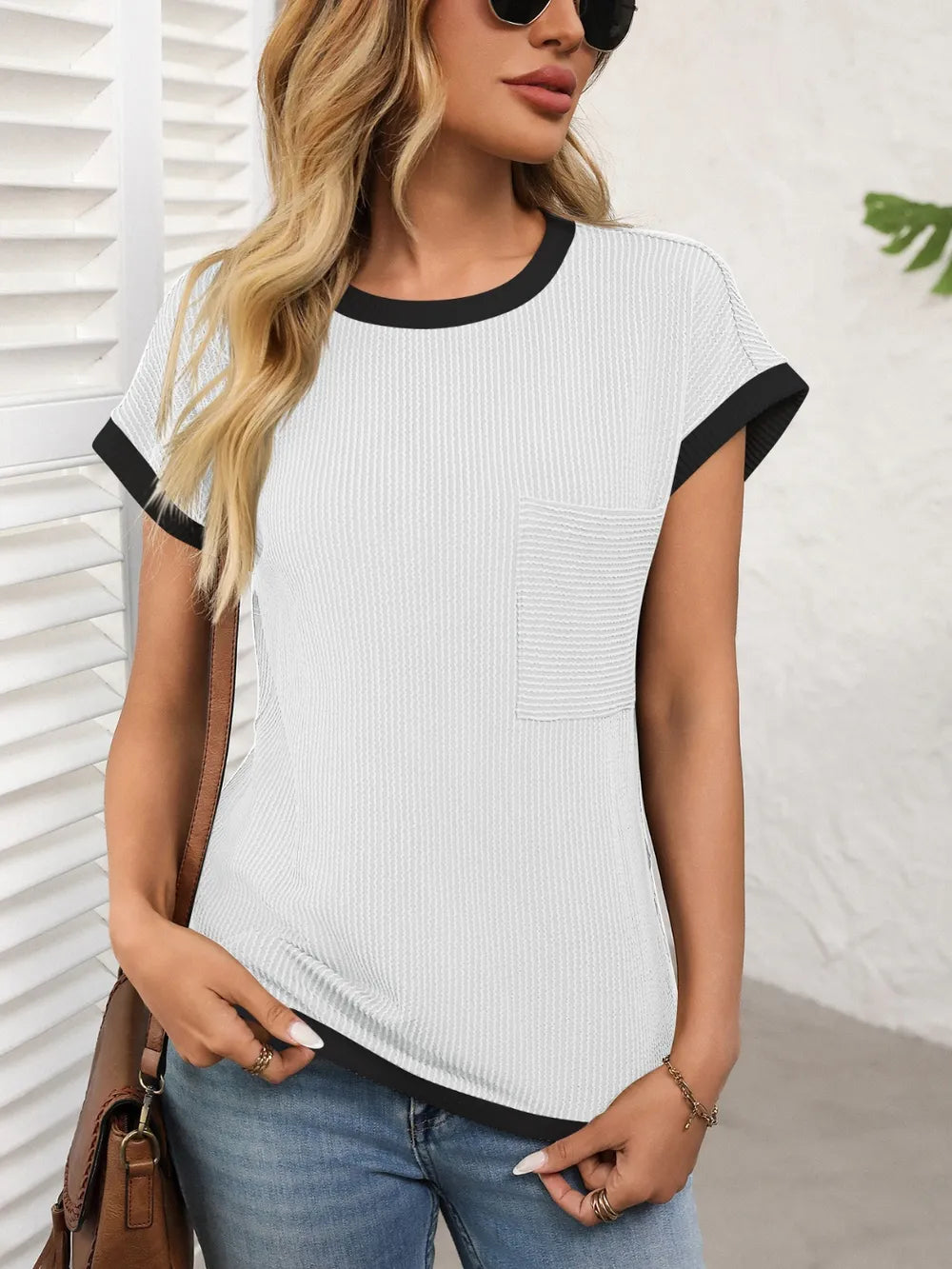 Contrast Trim Round Neck Short Sleeve T-Shirt White 41aaad2e-d879-4792-8855-cf648c02cf26-Max