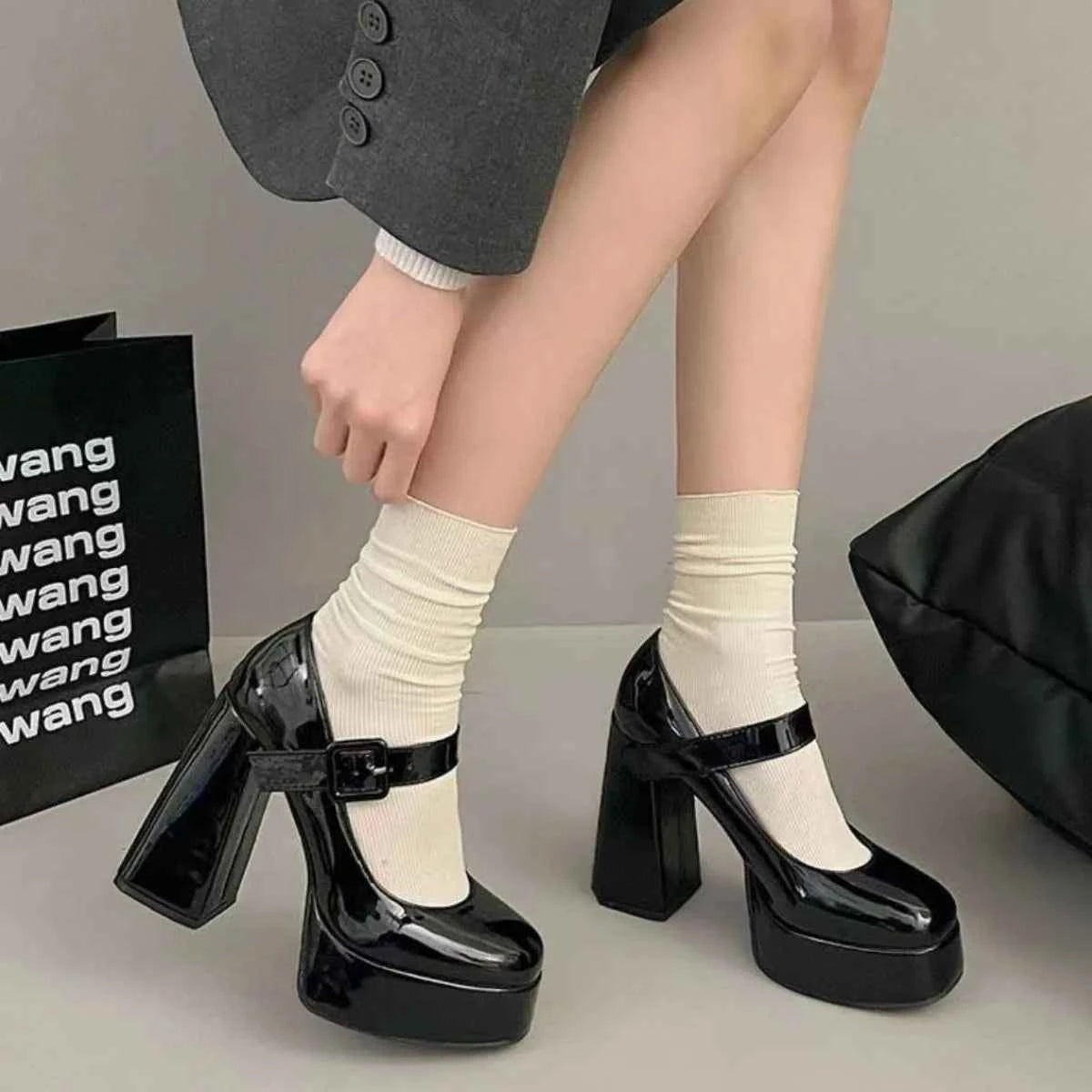Round Toe Block Heels Pumps Black 41edd25a-aa8d-4d98-8a0b-790c4a0f9176-Max-Origin