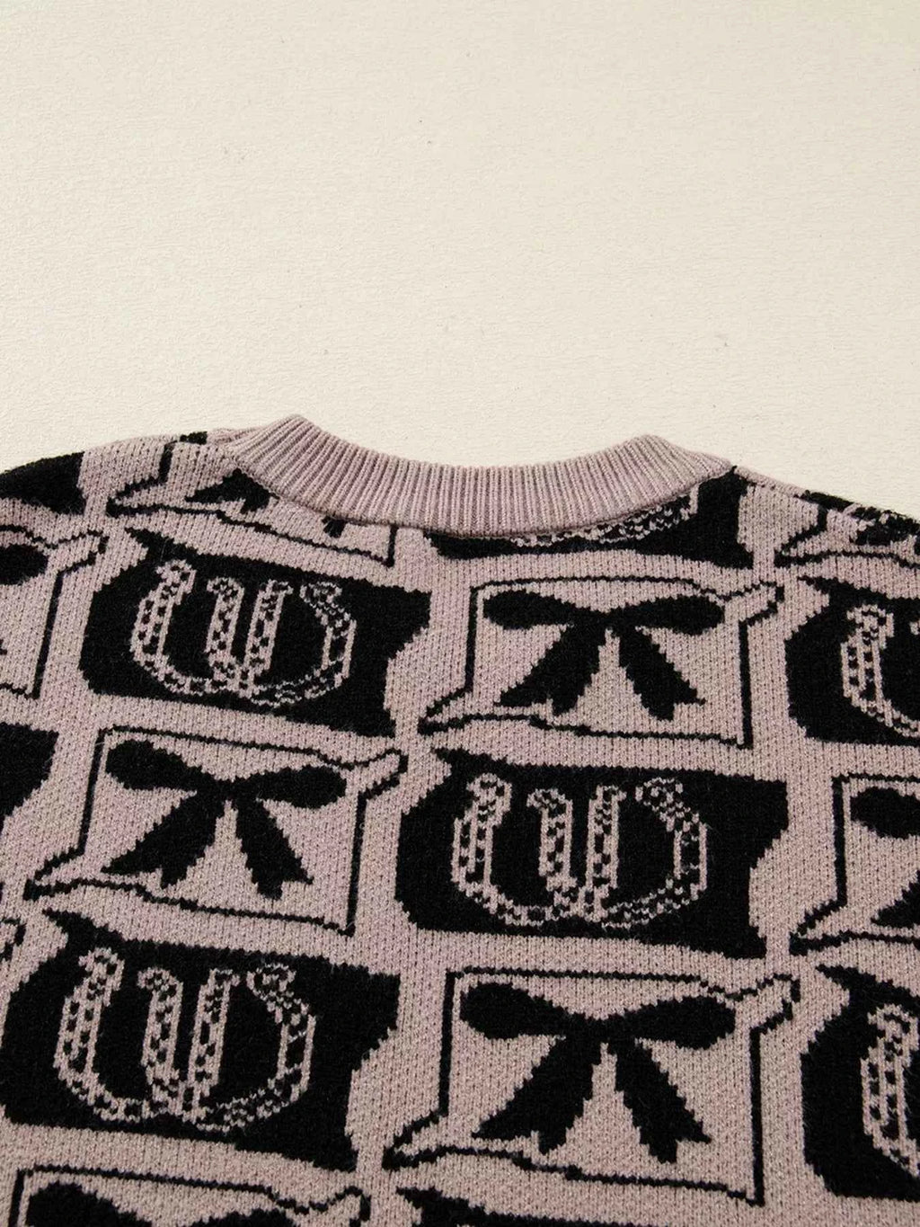 Bows & Horseshoes Pattern Round Neck Sweater 4226217a4b3449ecbd68cc637137c852-Max-Origin