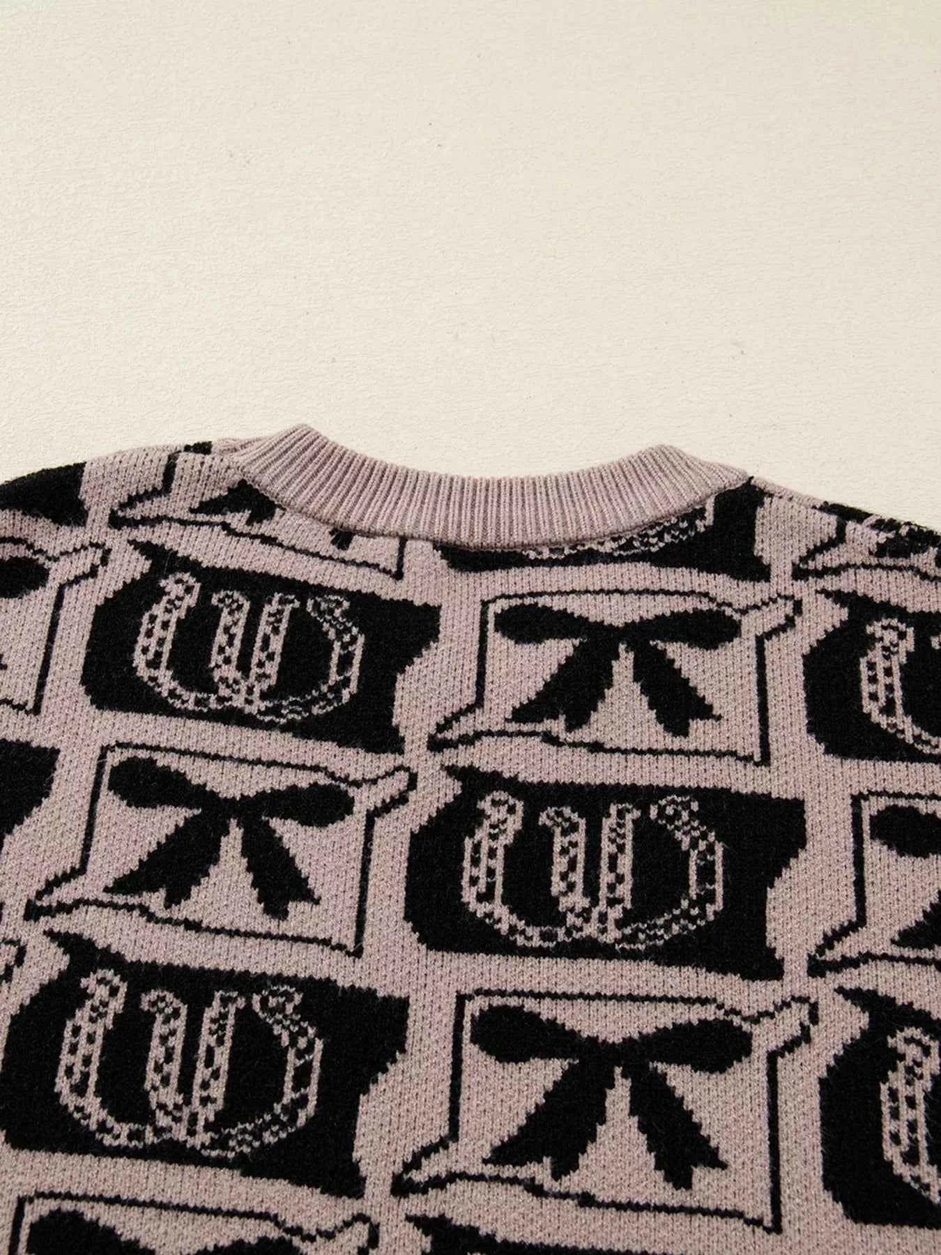 Bows & Horseshoes Pattern Round Neck Sweater 4226217a4b3449ecbd68cc637137c852-Max-Origin