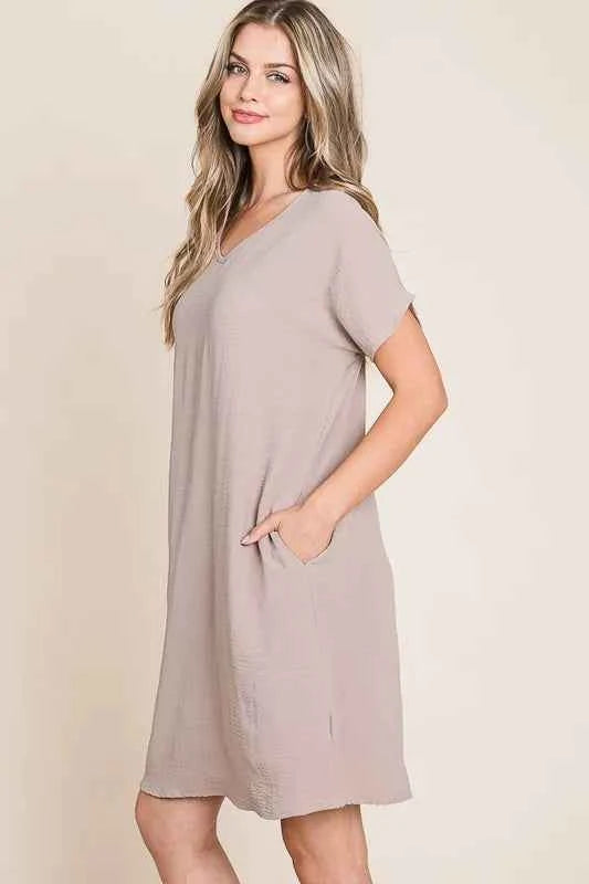 BOMBOM V-Neck Short Sleeve Dress with Pockets 424fde0d-3352-44aa-83d9-cc7f84845034-Max-Origin