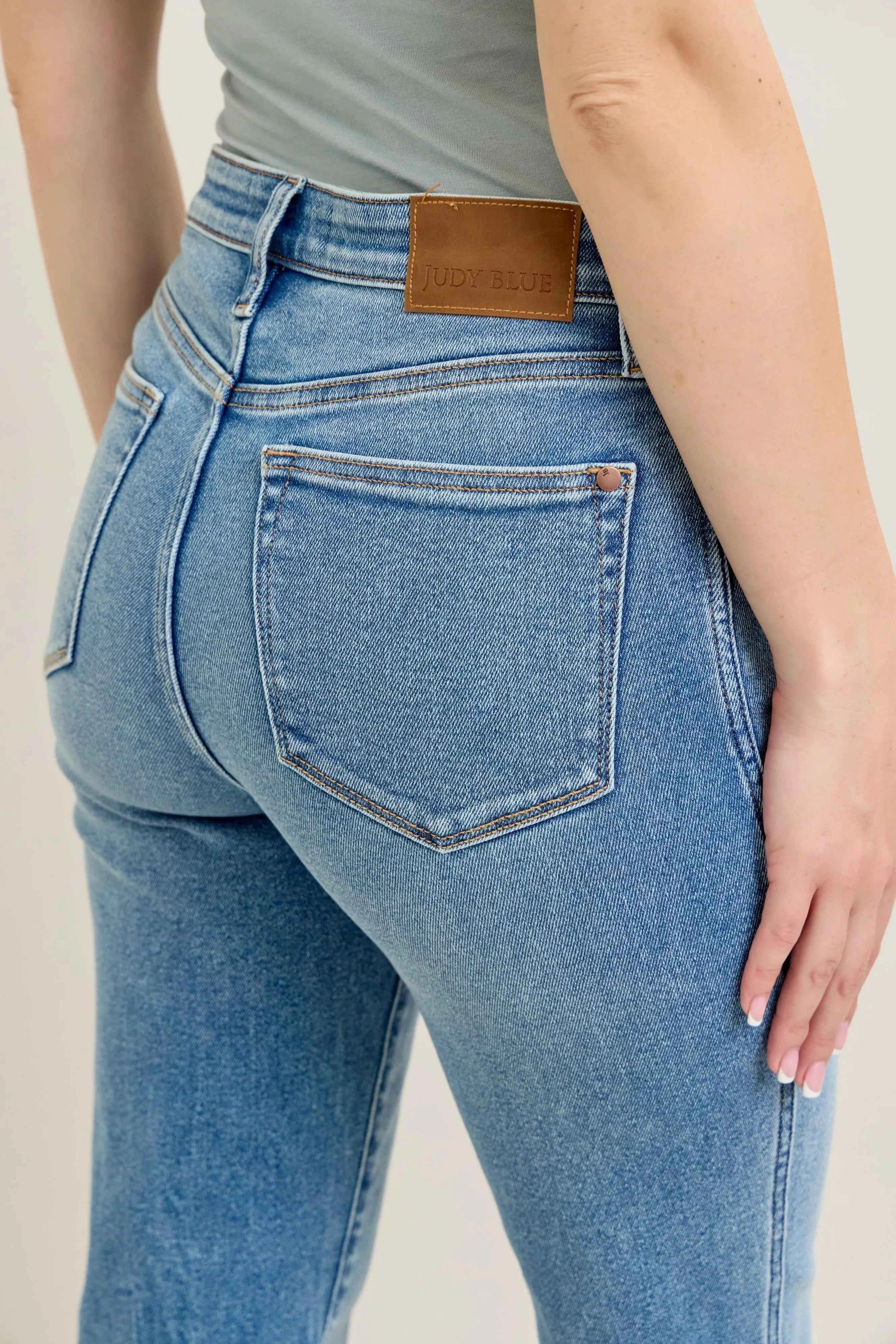 Judy Blue Full Size Hw Vintage Straight Jeans Plus Size 42540054d6f4415f8e10343e9cf8cd16-Max-Origin