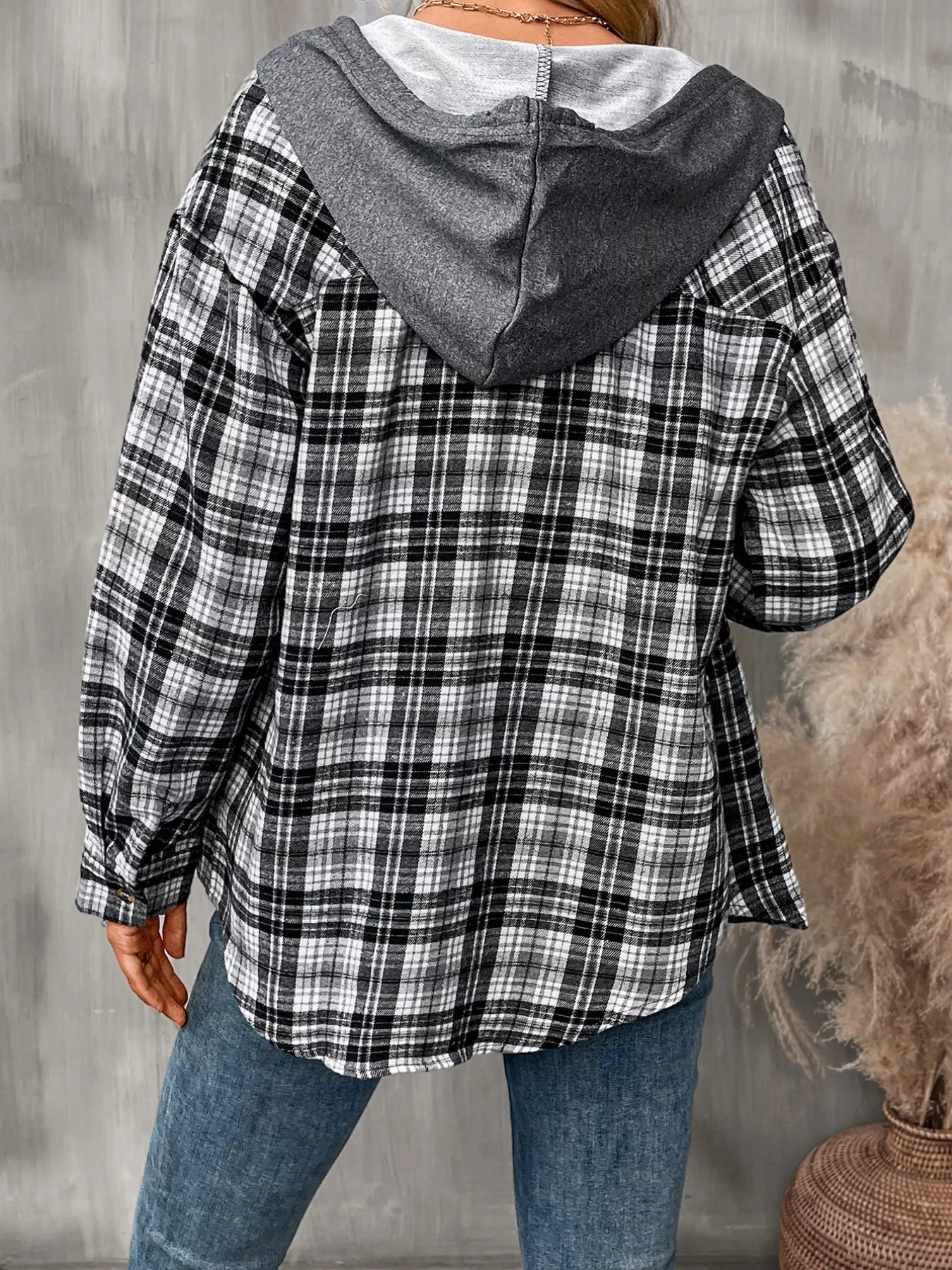 Plaid Button-Up Hooded Shirt 4355b9f7-006e-477b-a432-b5967ec34646-Max-Origin