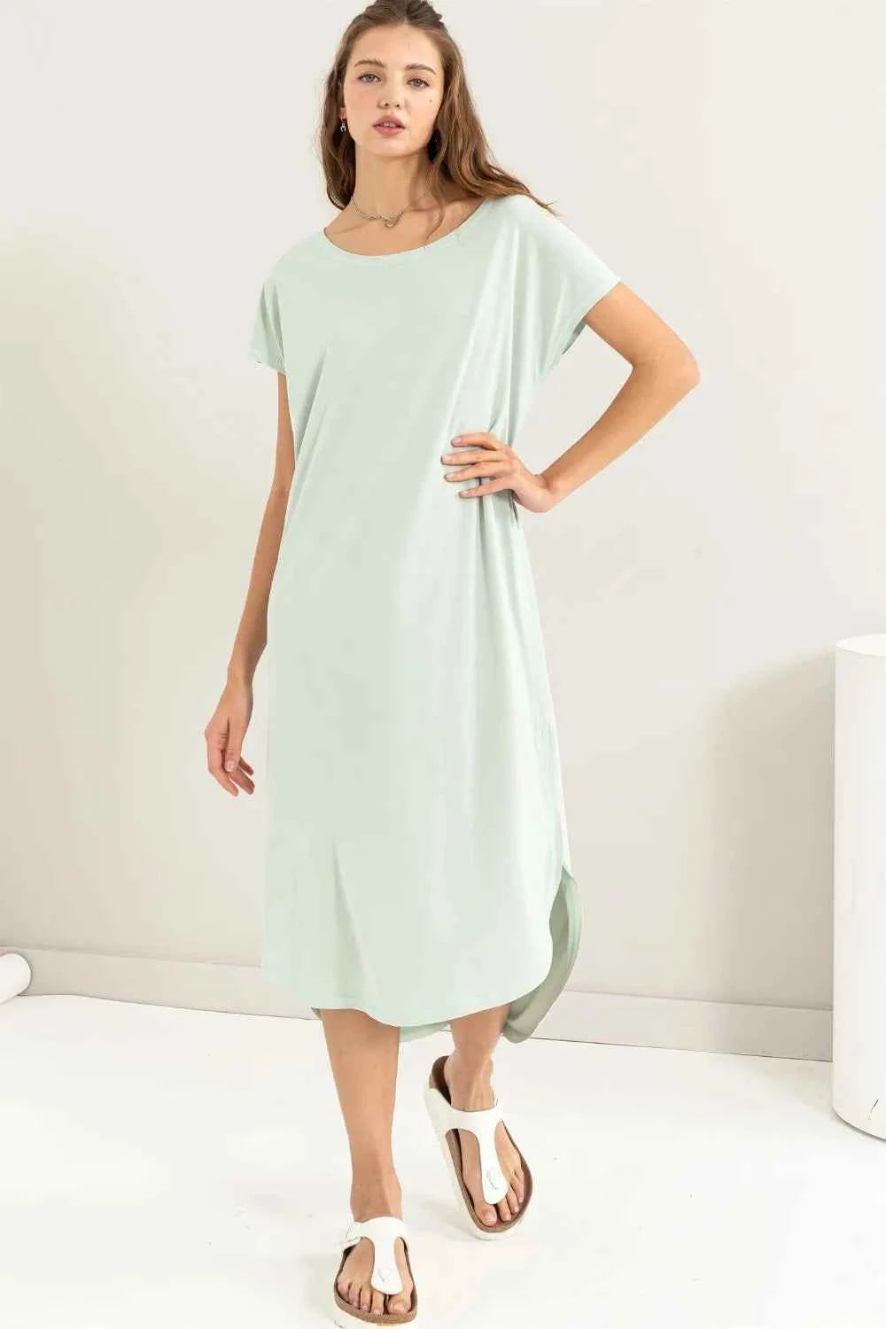 HYFVE Short Sleeve High-Low Slit Midi Dress 43804e07-a8fe-4057-94cb-8a94e39e0b7c-Max