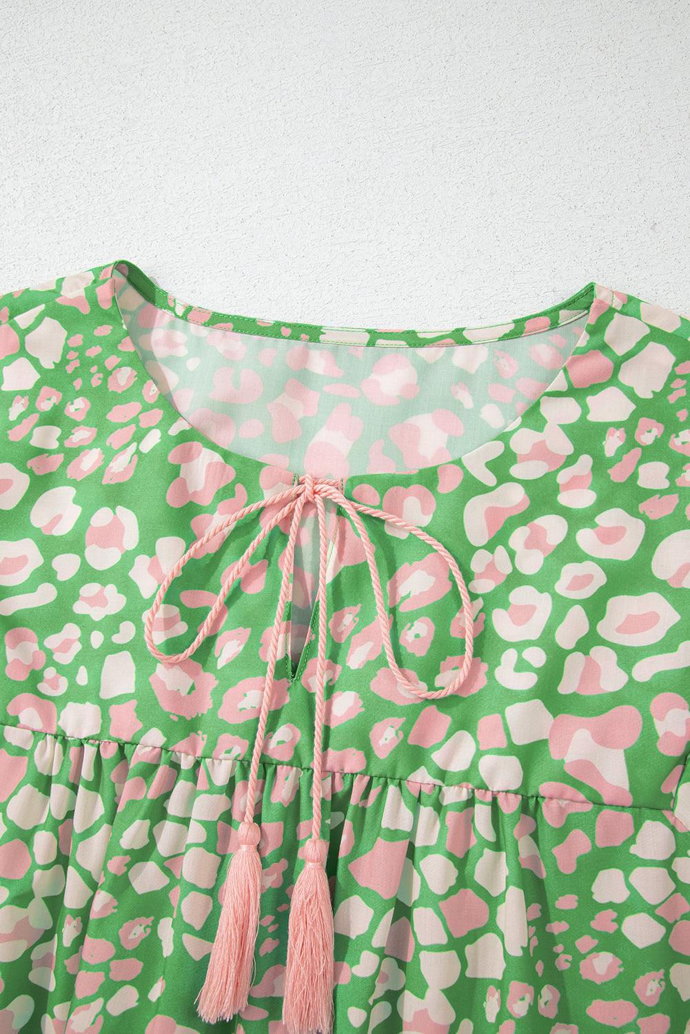 Green Plus Size Leopard Tassel Tie Split Neck Puff Sleeve Blouse 43d087a436658387