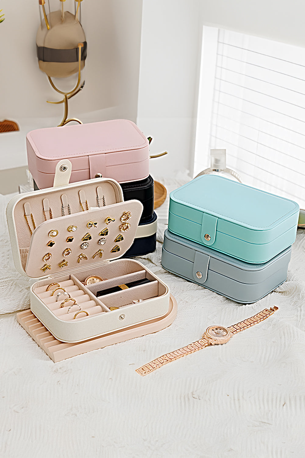 White Multi Layers Lint Lined Buttoned Closure Portable Jewelry Organizer 441236cafcb875af