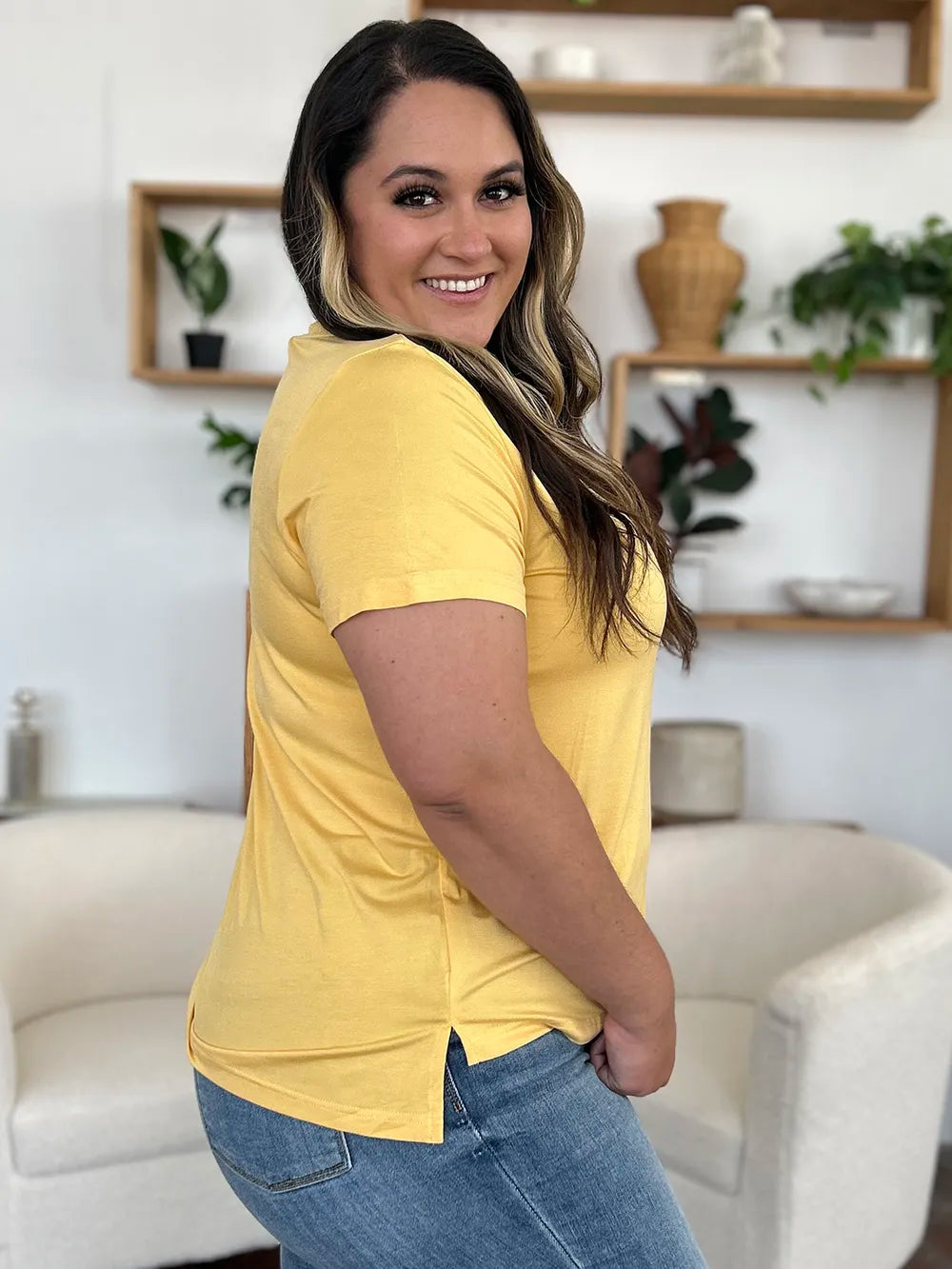 Basic Bae Bamboo Full Size V-Neck High-Low T-Shirt 446a86ad-0b6b-45c5-898a-b7571bb131f6-Max
