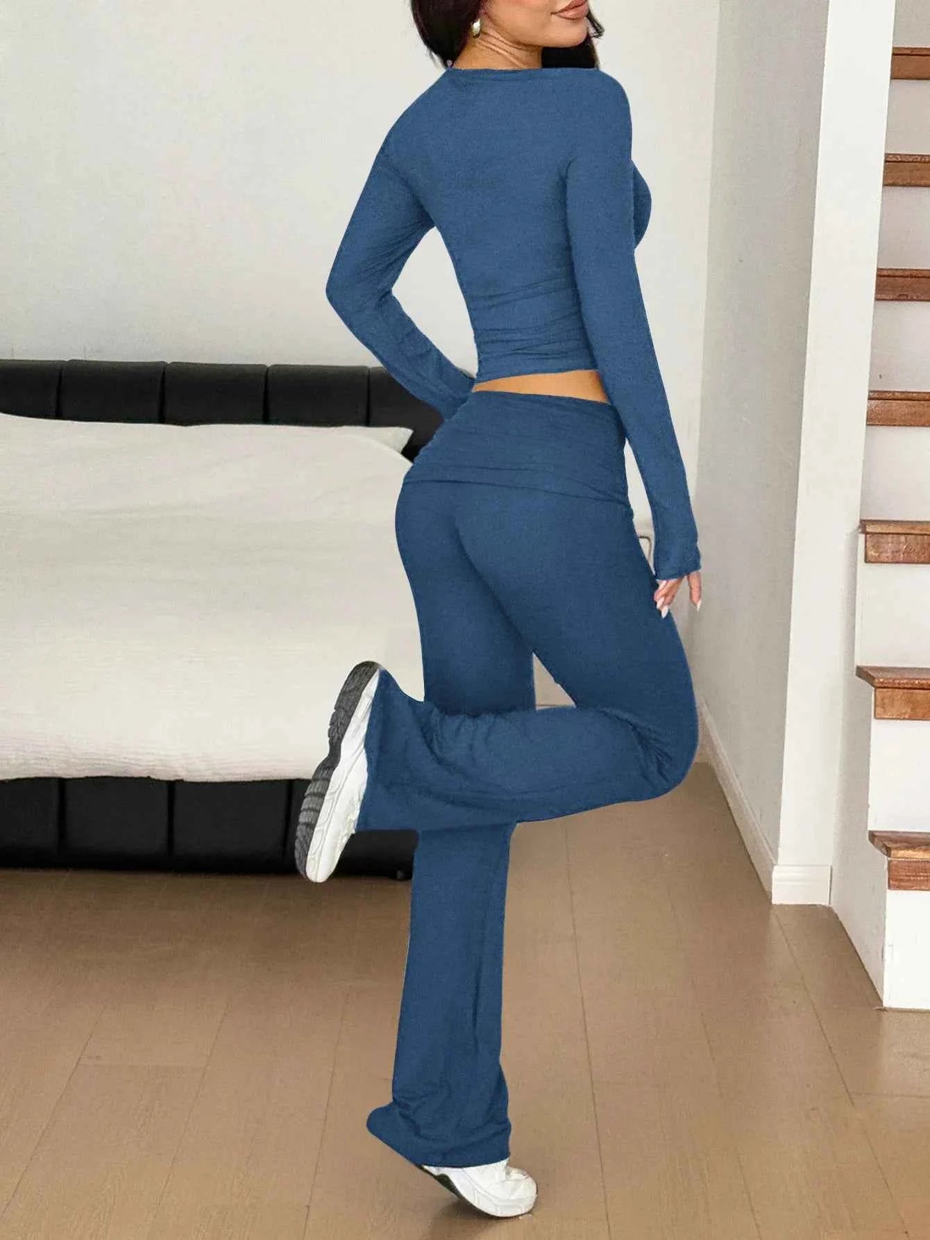 Long Sleeve Crop Top and Bootcut Pants Set 446bbae8-3359-4c96-a123-362e6b2a90cf-Max-Origin